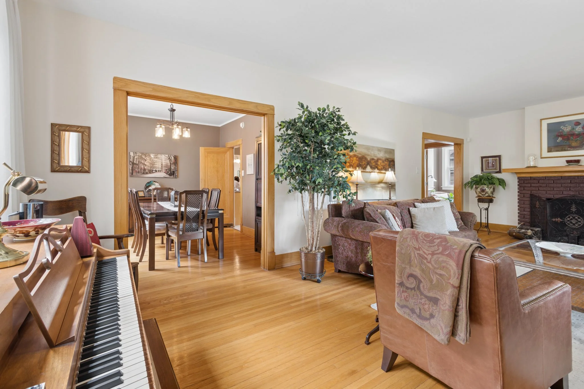41 Queenston St-13.jpg