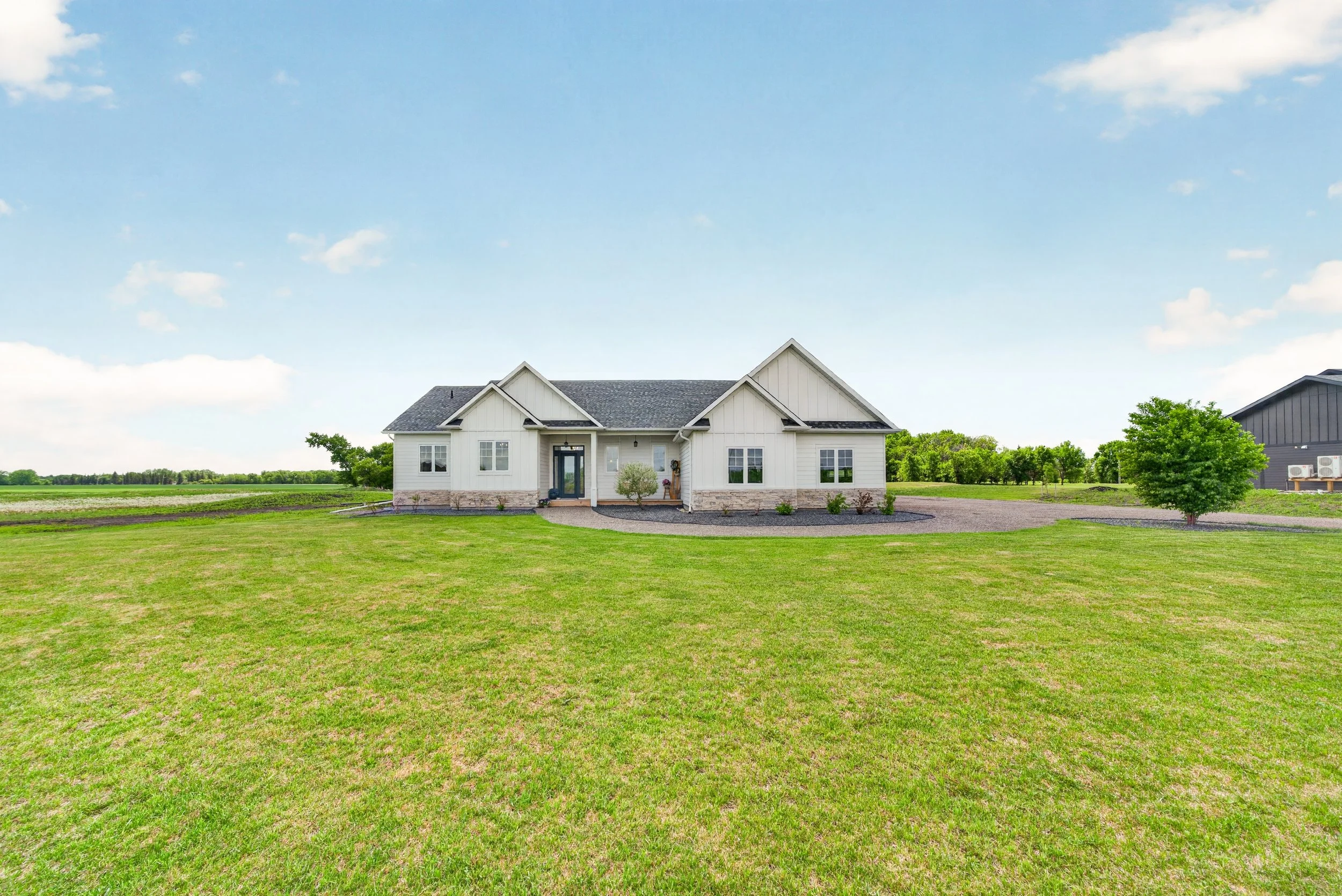 210 Penny Ln (76).jpg