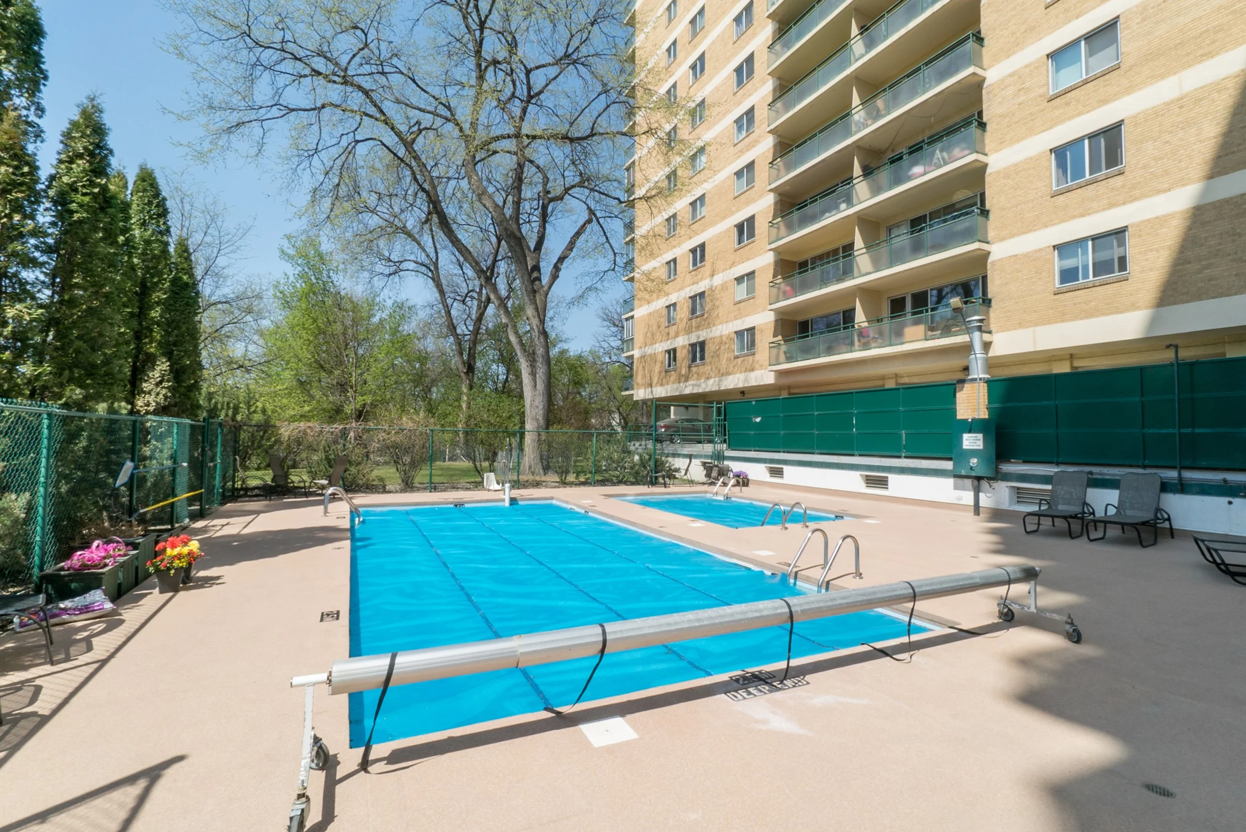 300 roslyn (19).jpg