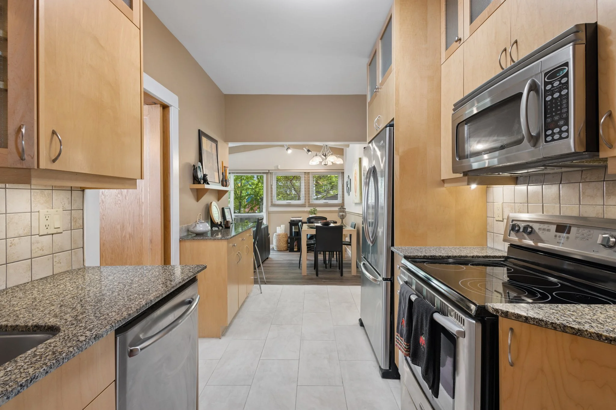 41 Queenston St-10.jpg