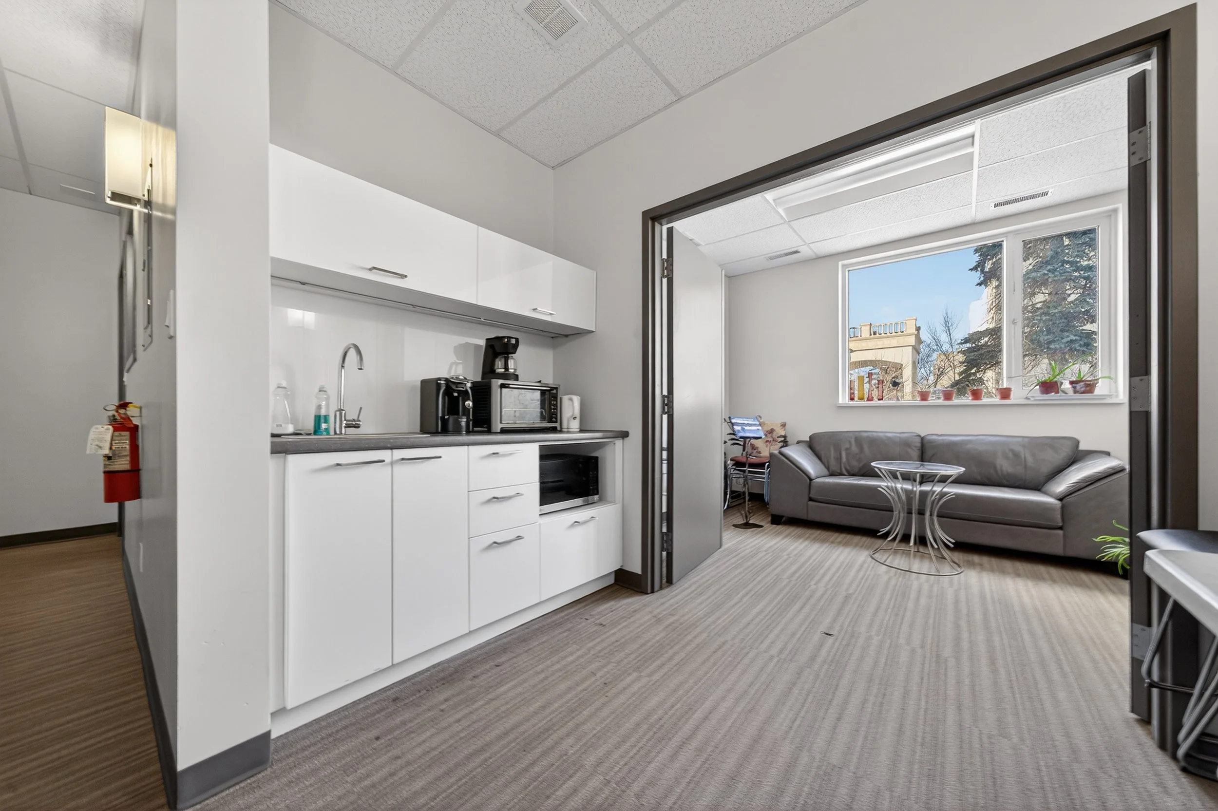 402 - 99 Wellington Cres (32).jpg