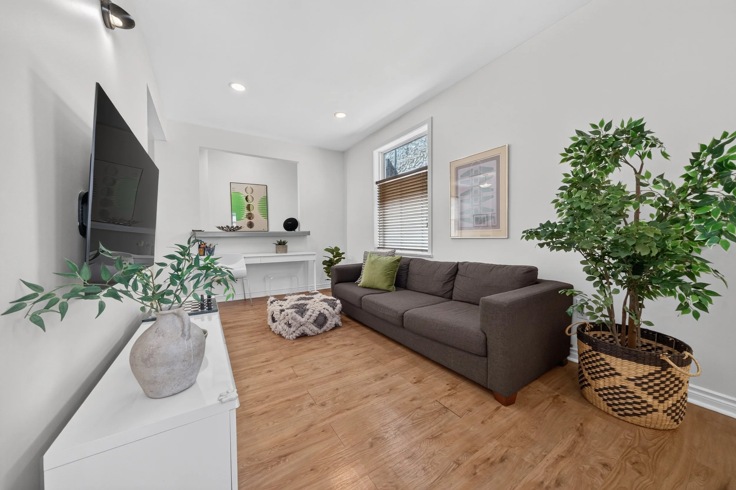 648 Mulvey - Living Room C.jpg