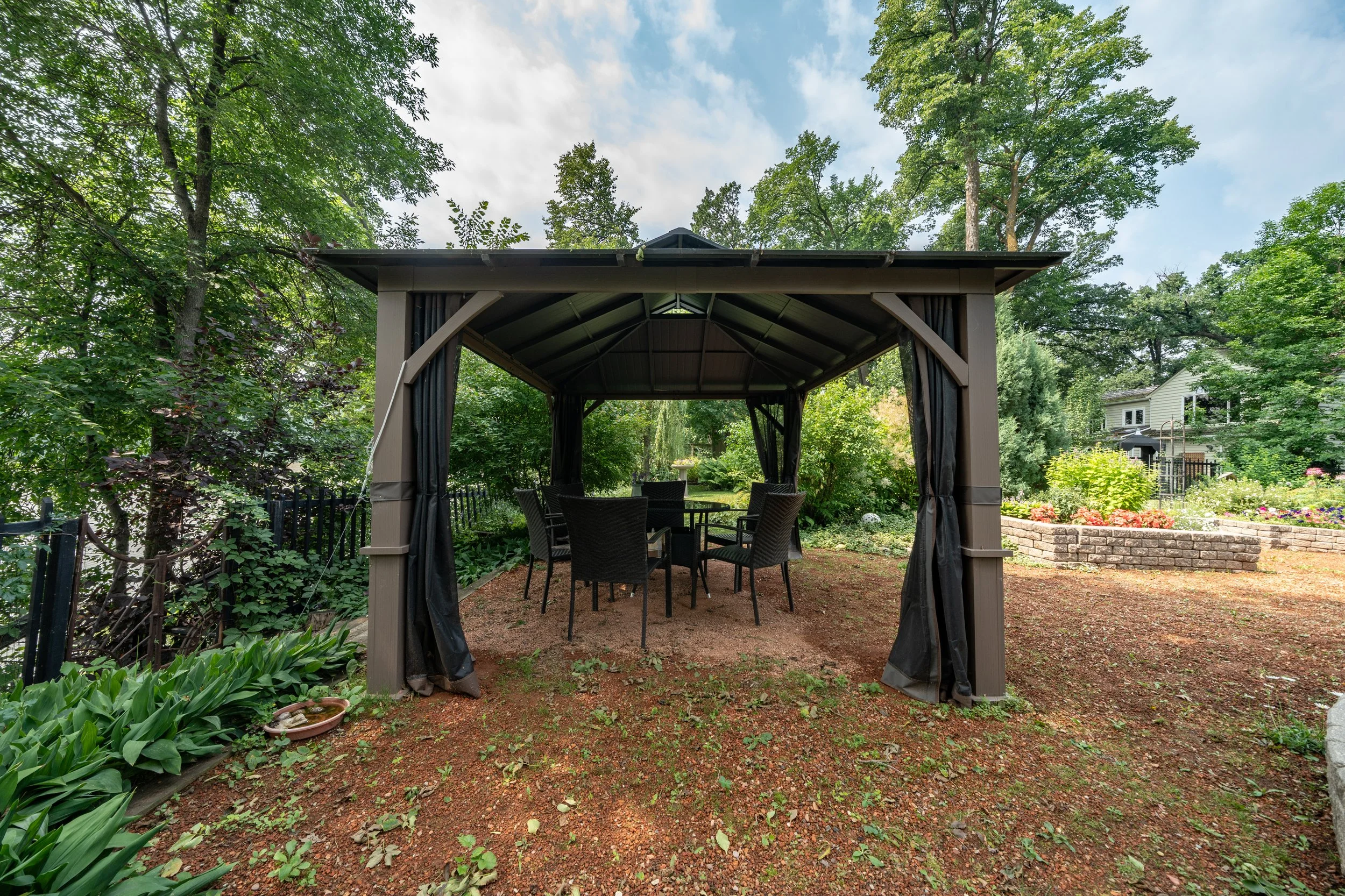 415 Kingston Cres (13 of 63).jpg