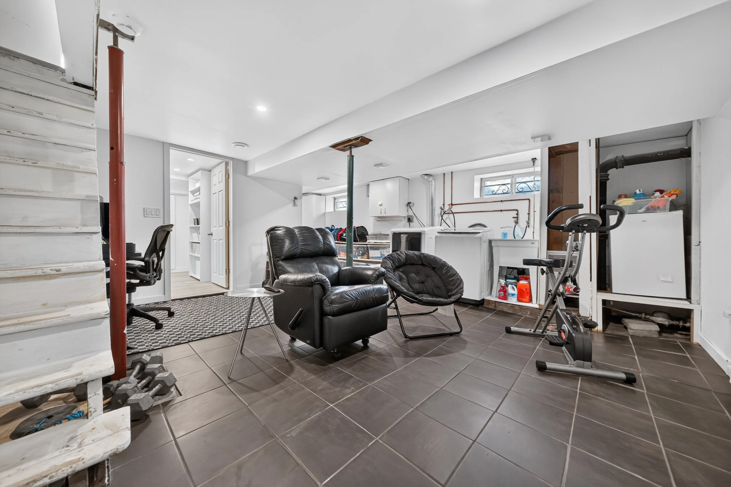 648 Mulvey - Basement B.jpg
