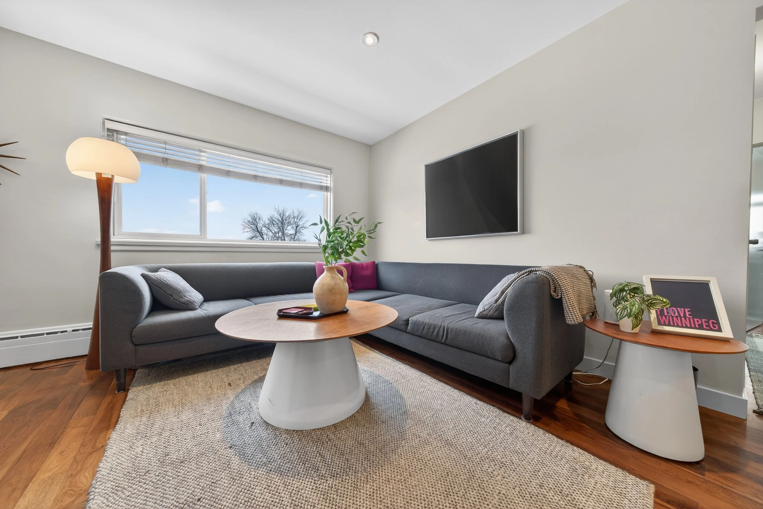 504 - 565 Corydon Avene (13).jpg