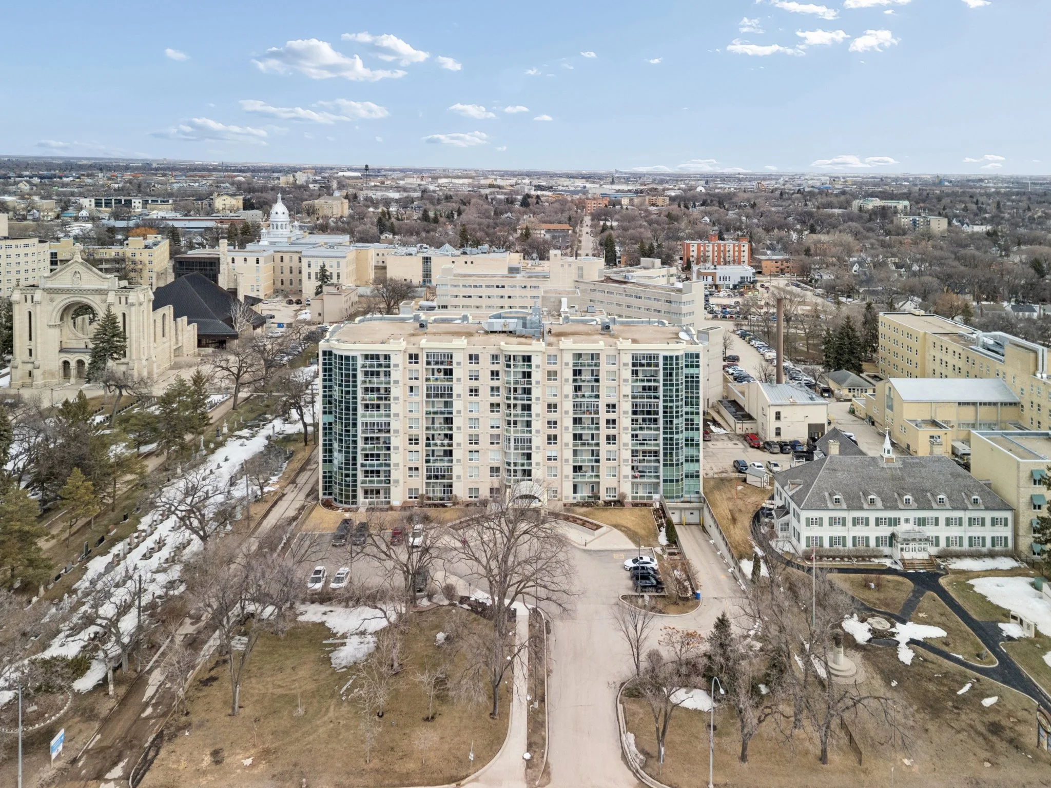 906-500 Tache Ave-2.jpg