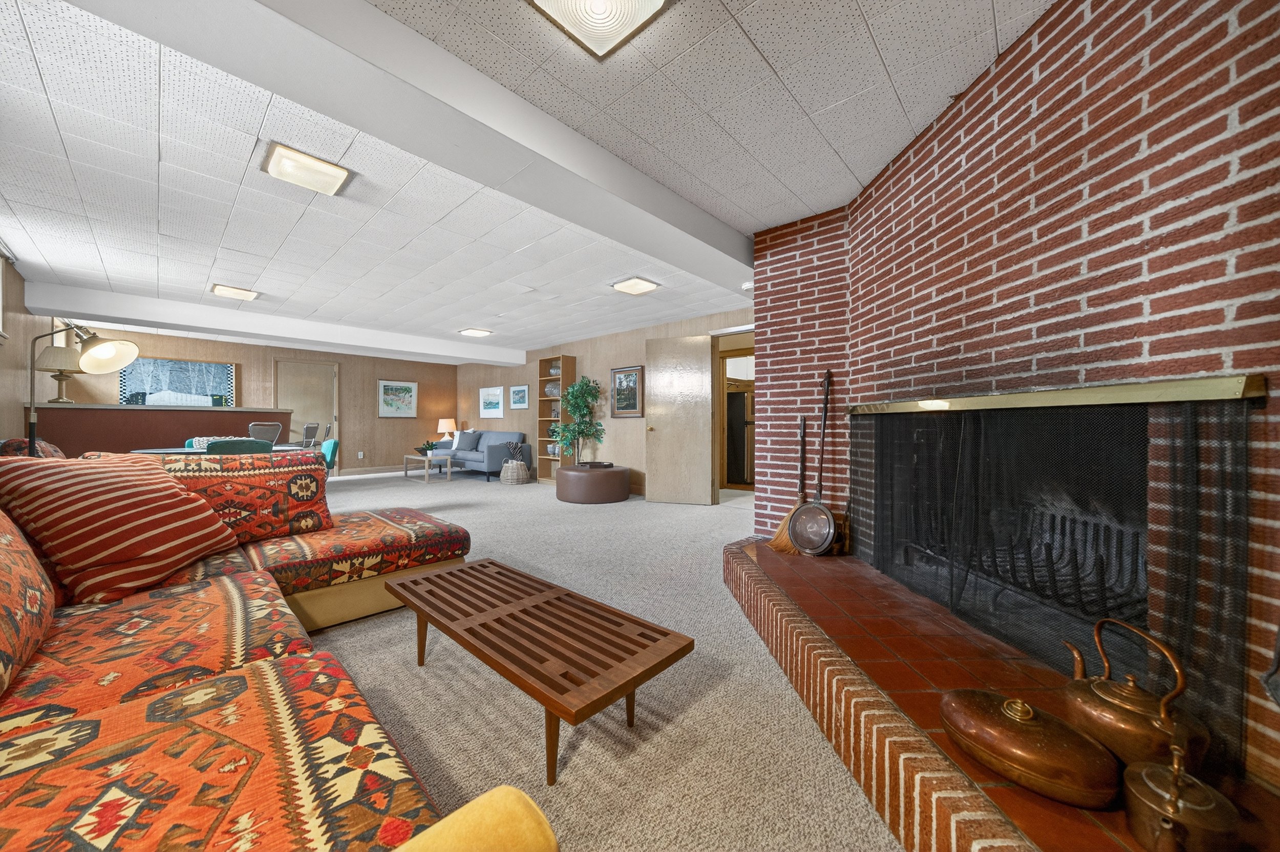 415 Kingston Rd (23).jpg