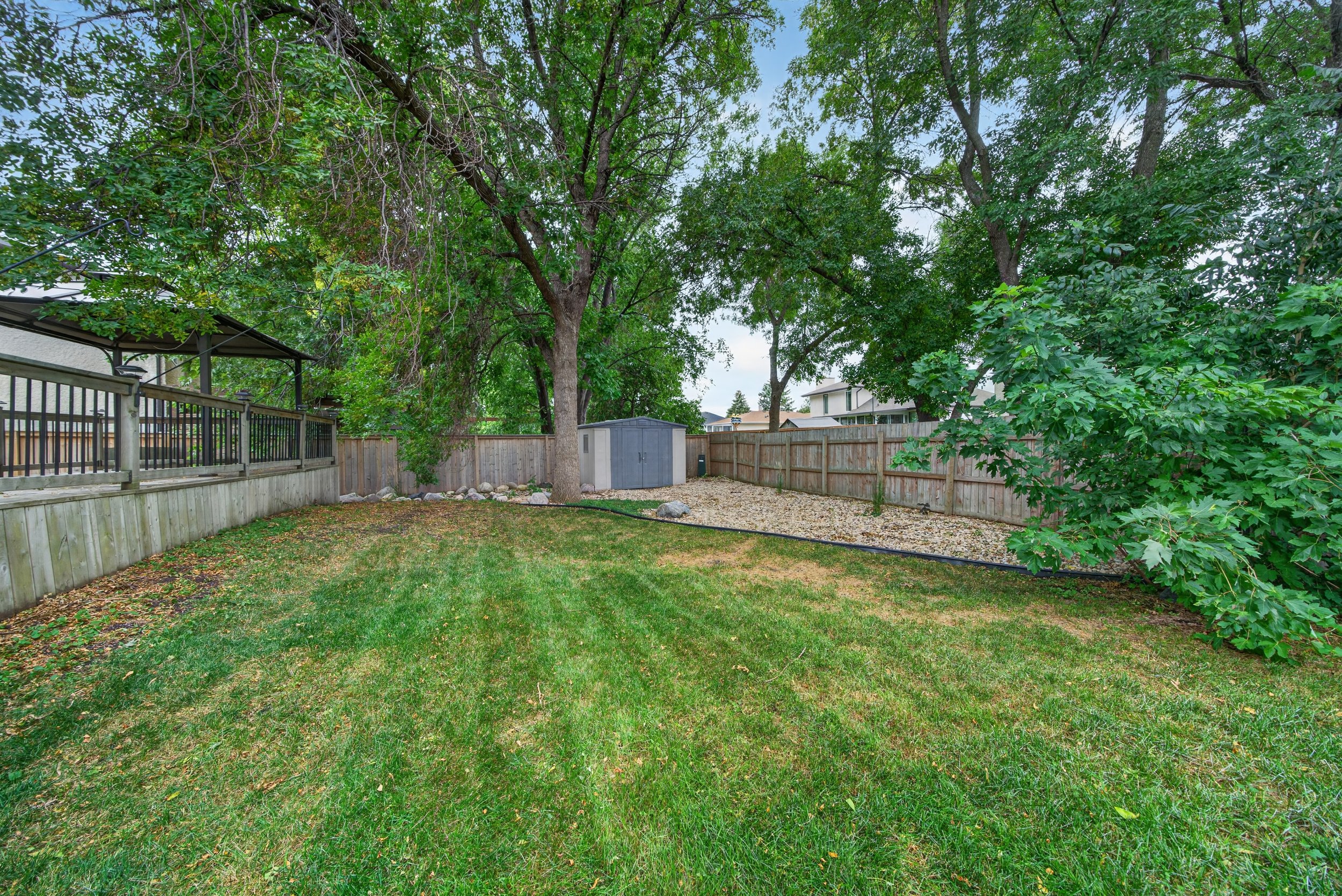10 Edgemont Drive (22).jpg