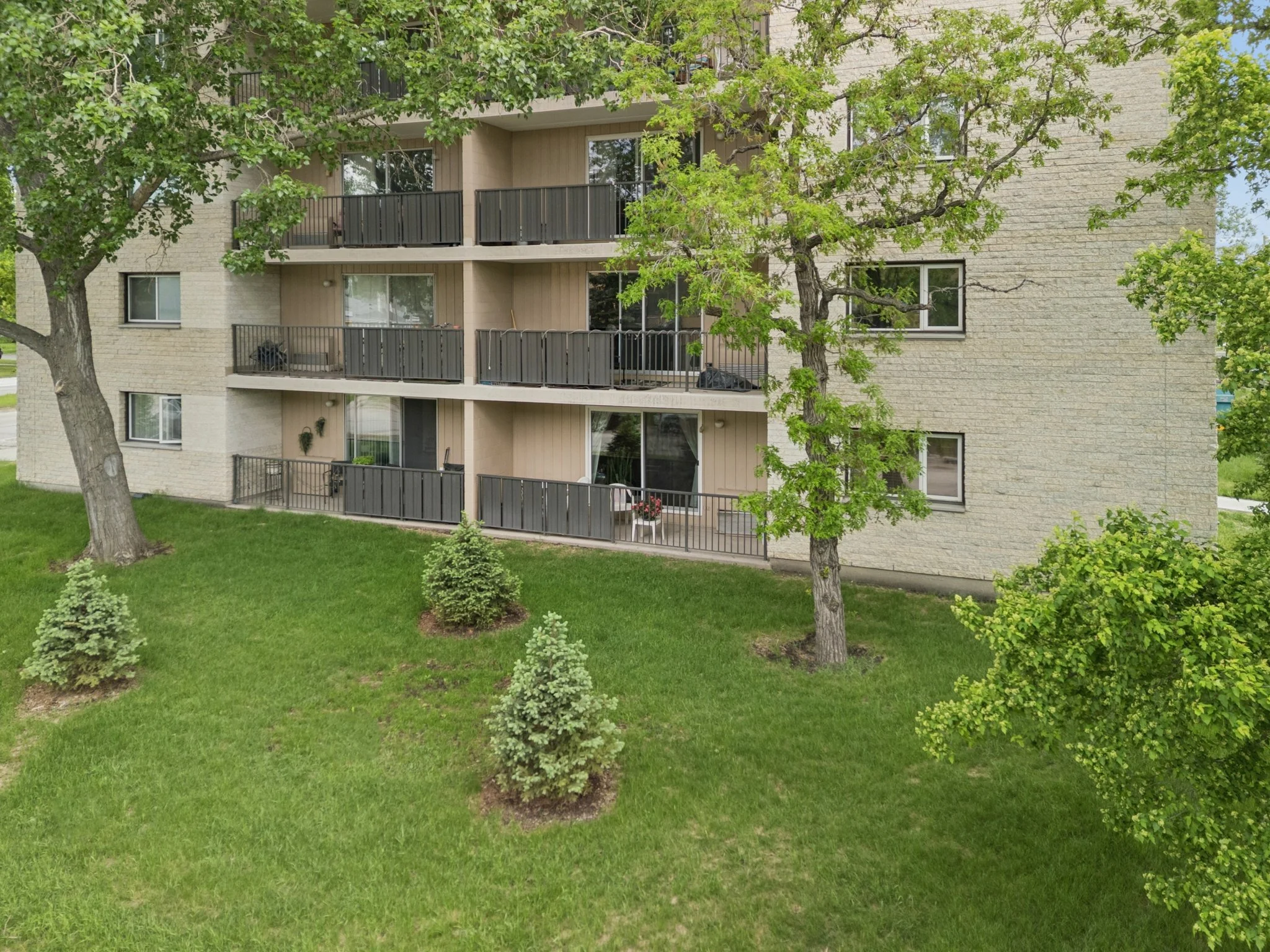 109 - 1600 Taylor Ave-1.jpg
