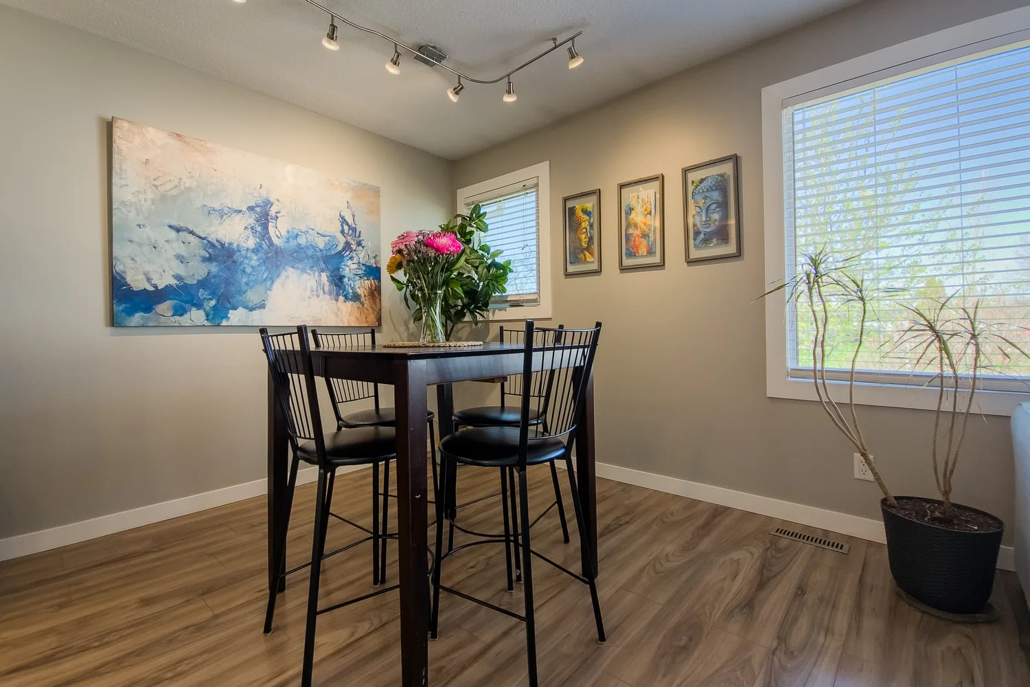 215 Bluewater Crescent — Amber van den Broek Winnipeg Realtor