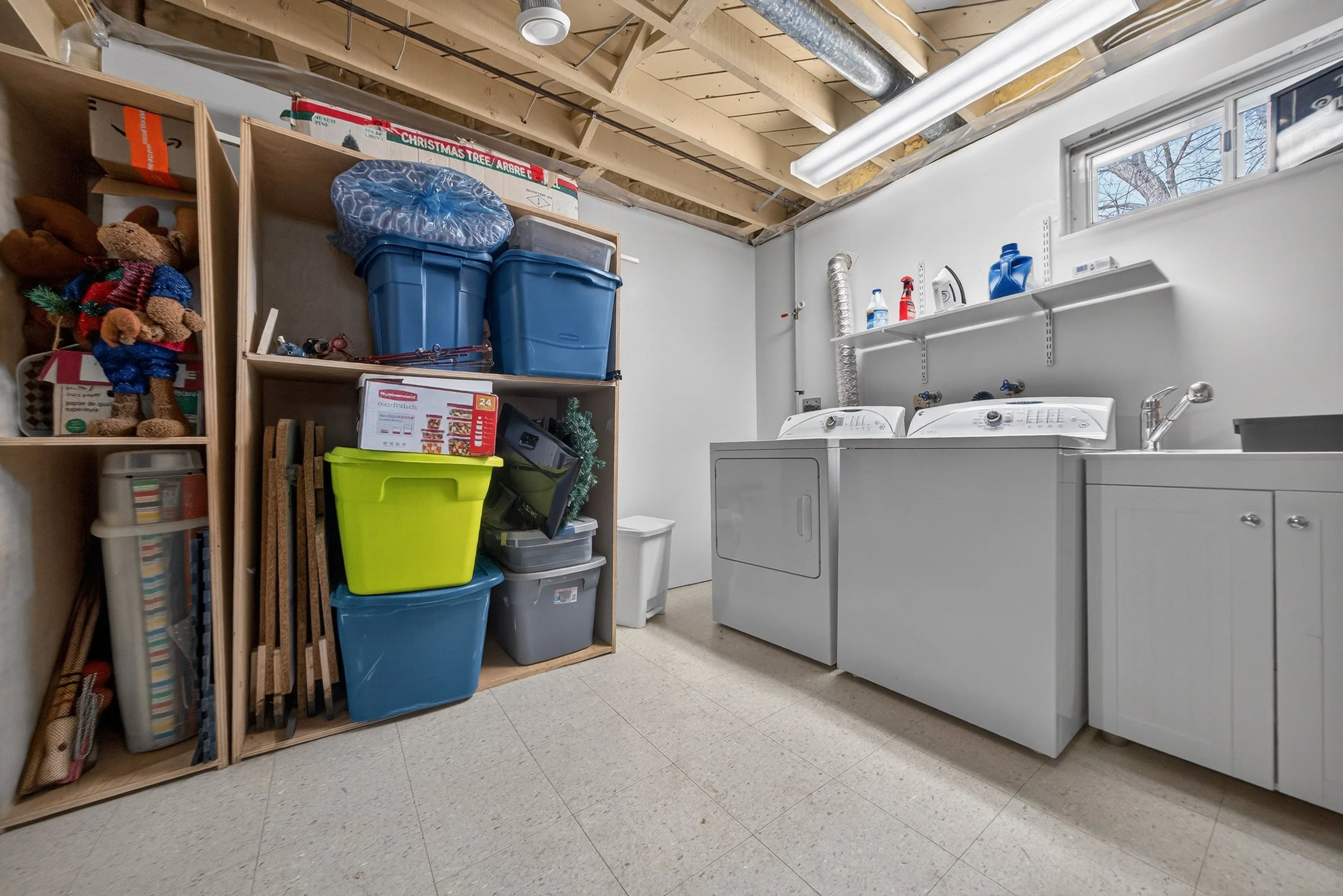 348 Olive St (24).jpg