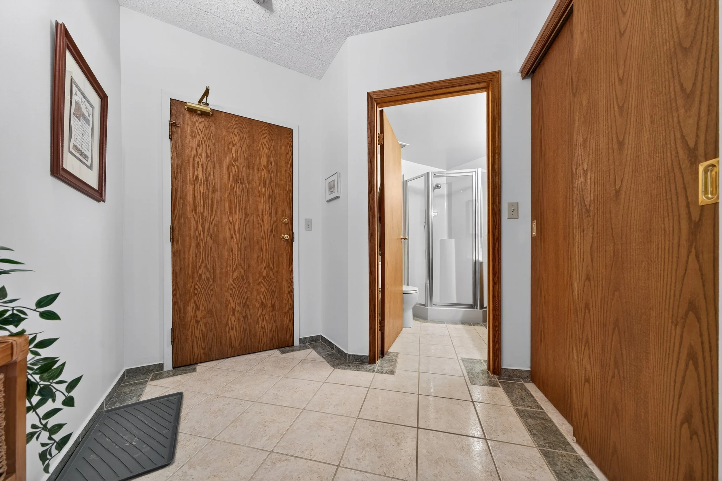 204-1660 Pembina (107).jpg