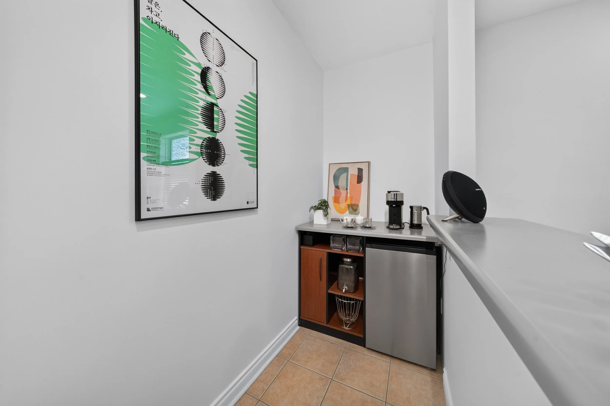 648 Mulvey - Kitchenette A.jpg