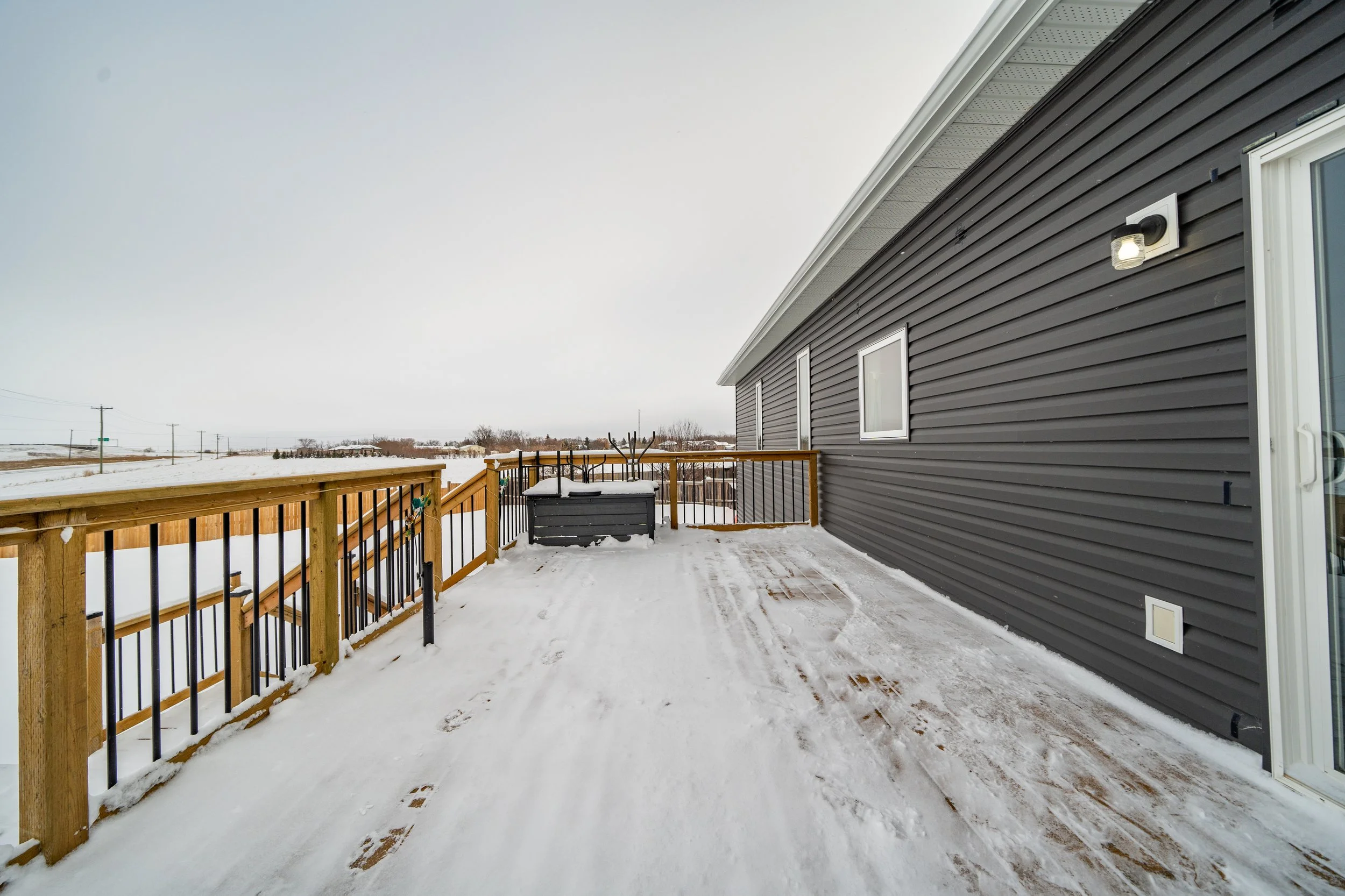 4 Parkdale Cove — Amber van den Broek Winnipeg Realtor