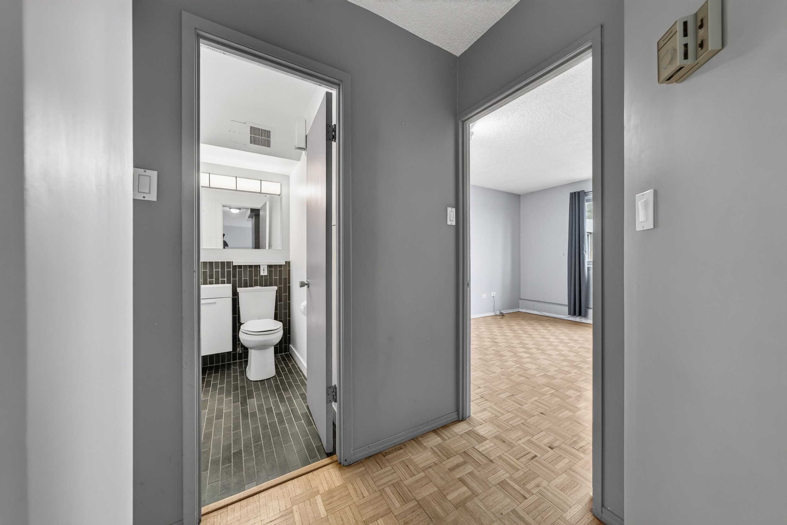 300 roslyn (32).jpg