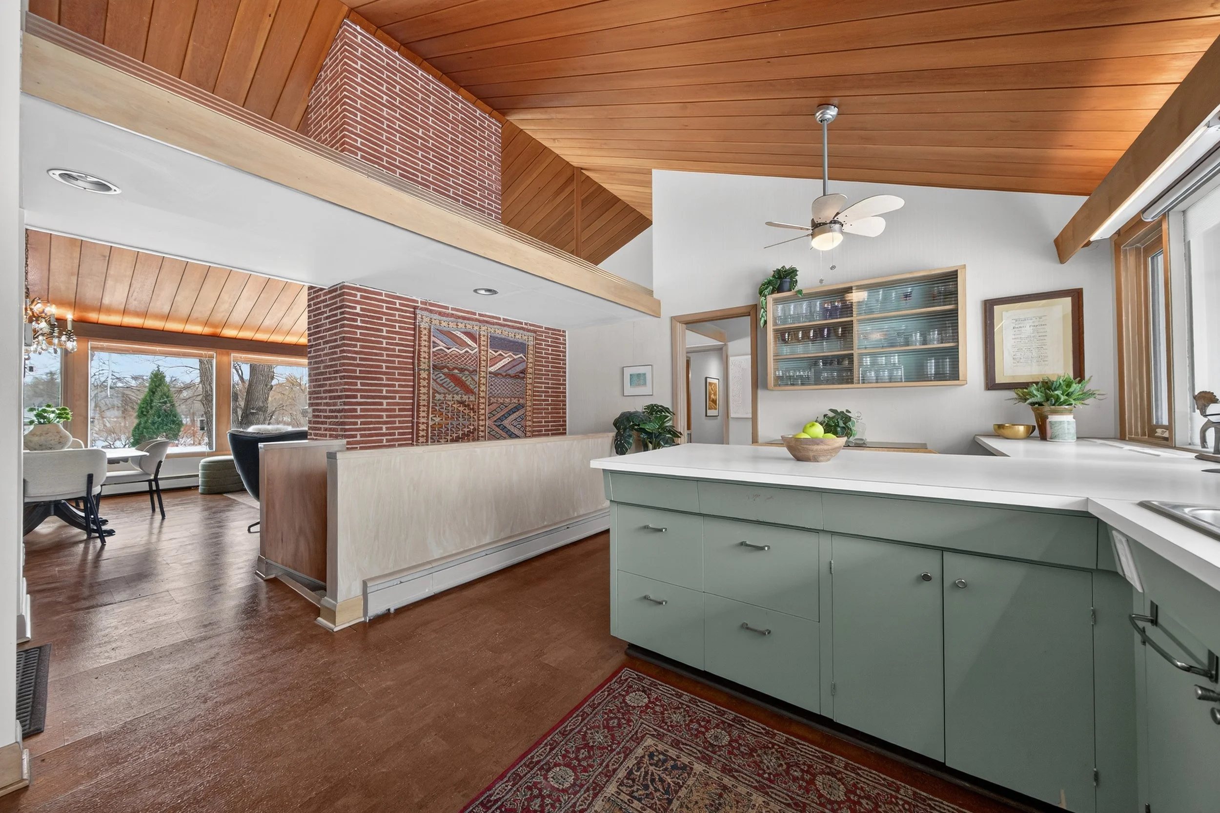 415 Kingston Rd (52).jpg