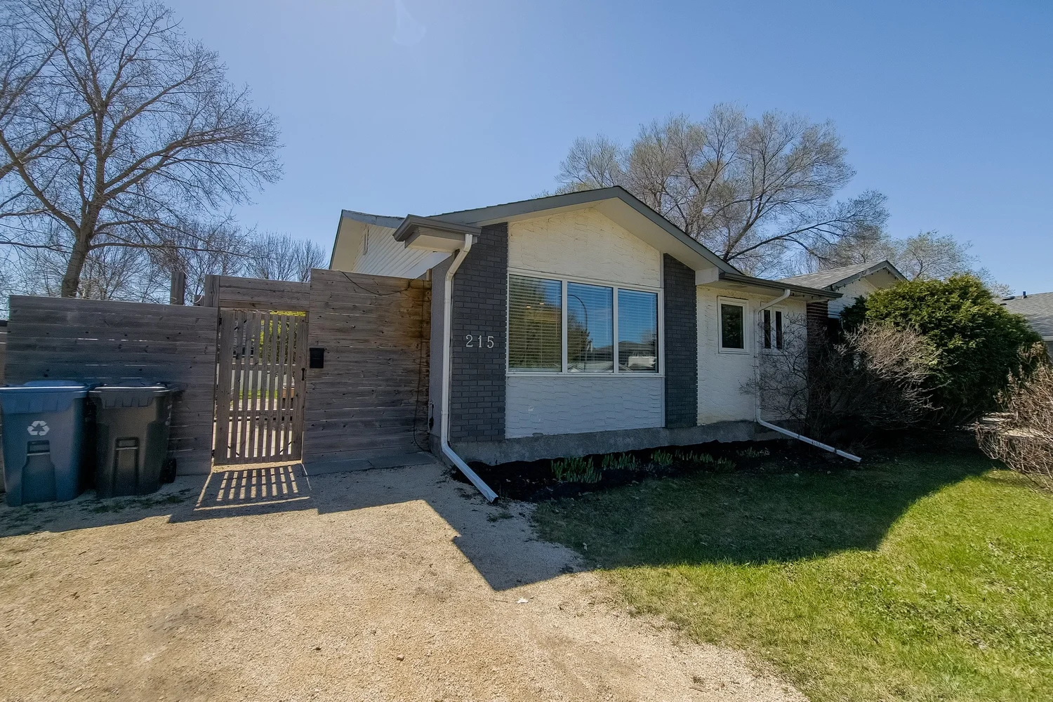 215 Bluewater Crescent — Amber van den Broek Winnipeg Realtor