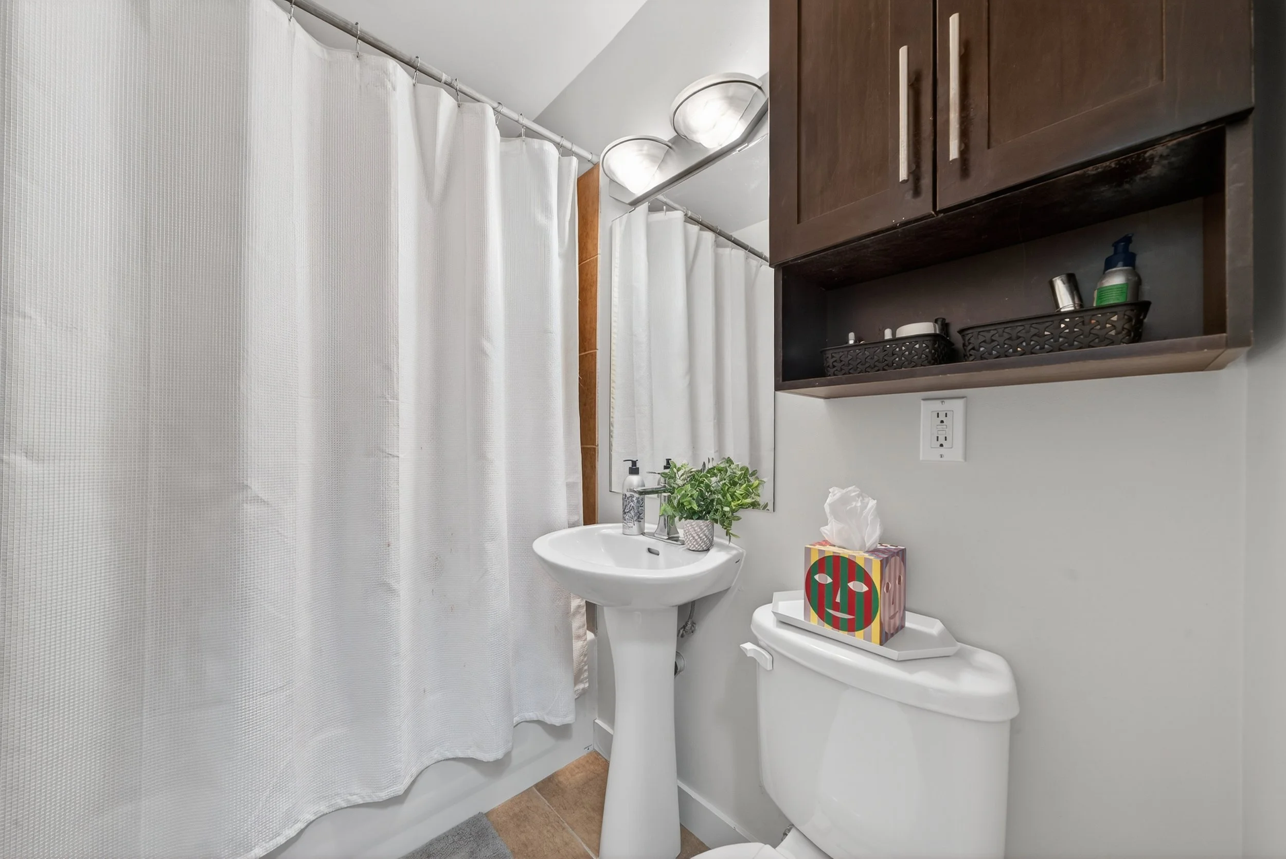 504 - 565 Corydon Avene (30).jpg