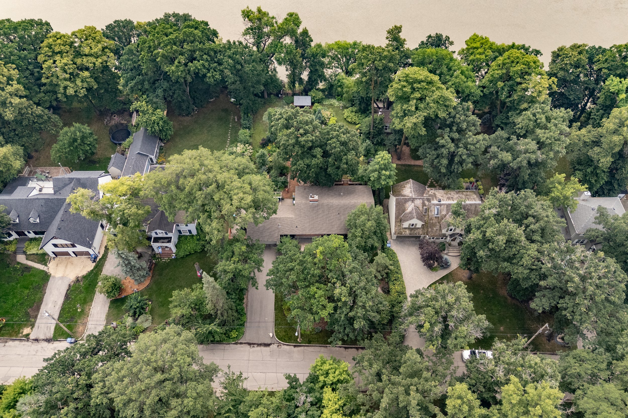 415 Kingston Cres (10 of 63).jpg