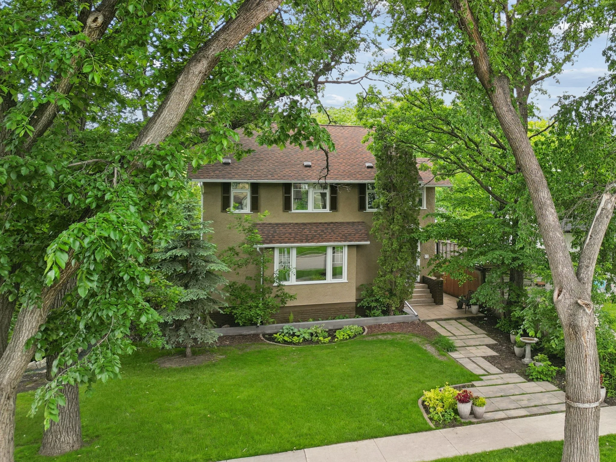41 Queenston St-31.jpg