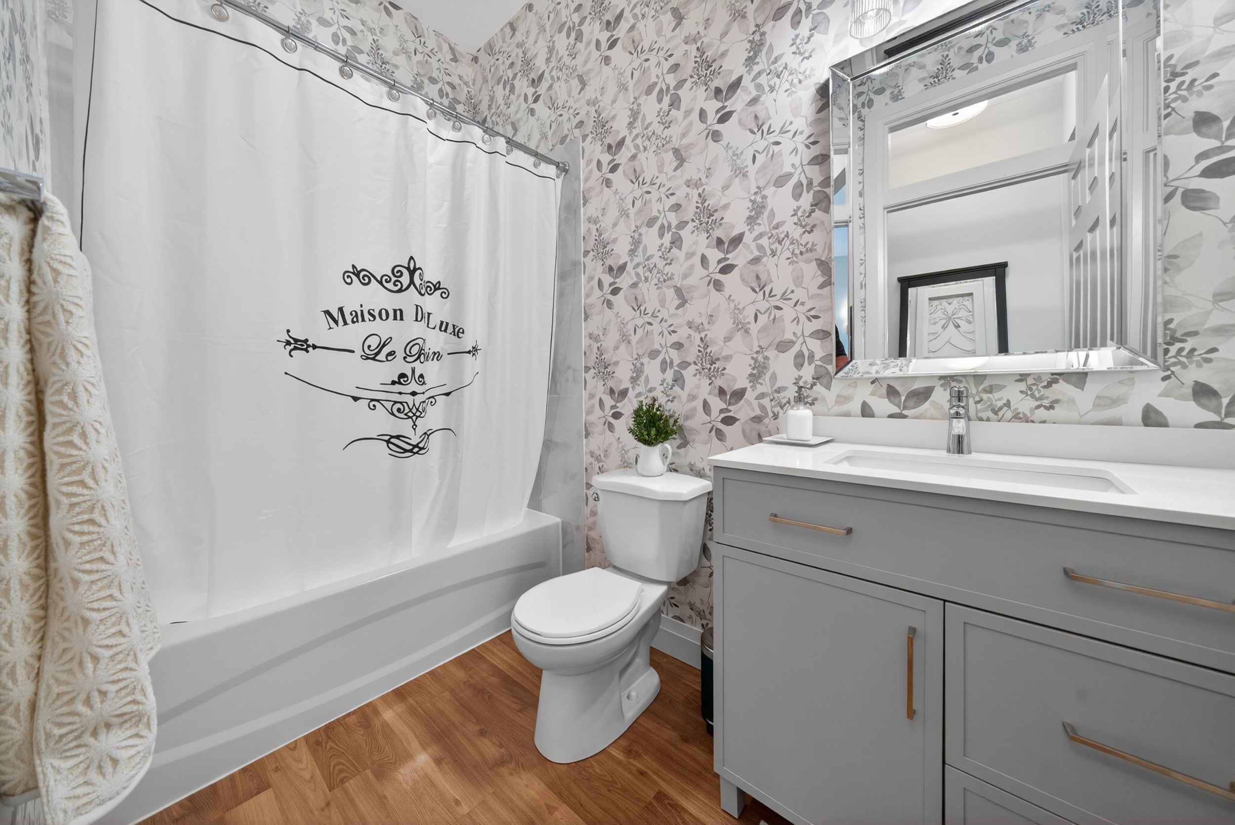 210 Penny Ln (14).jpg