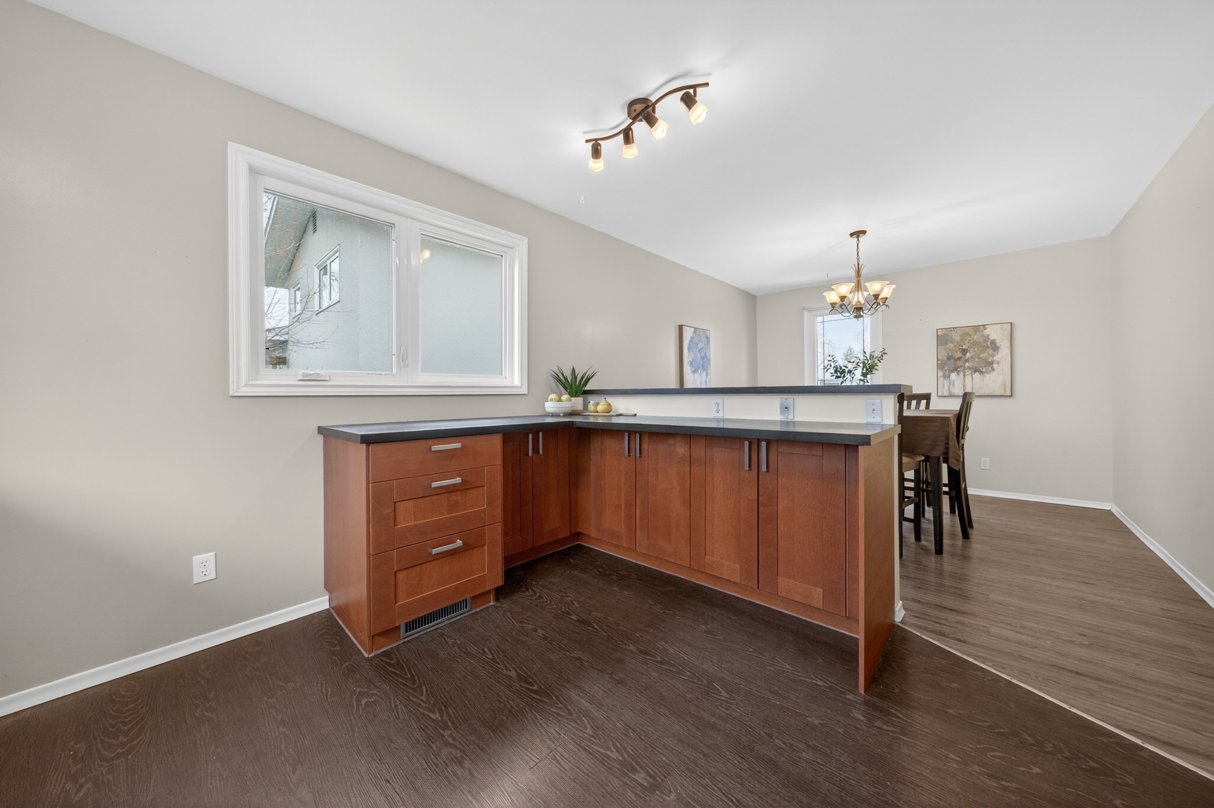 26 Cora ave (47).jpg