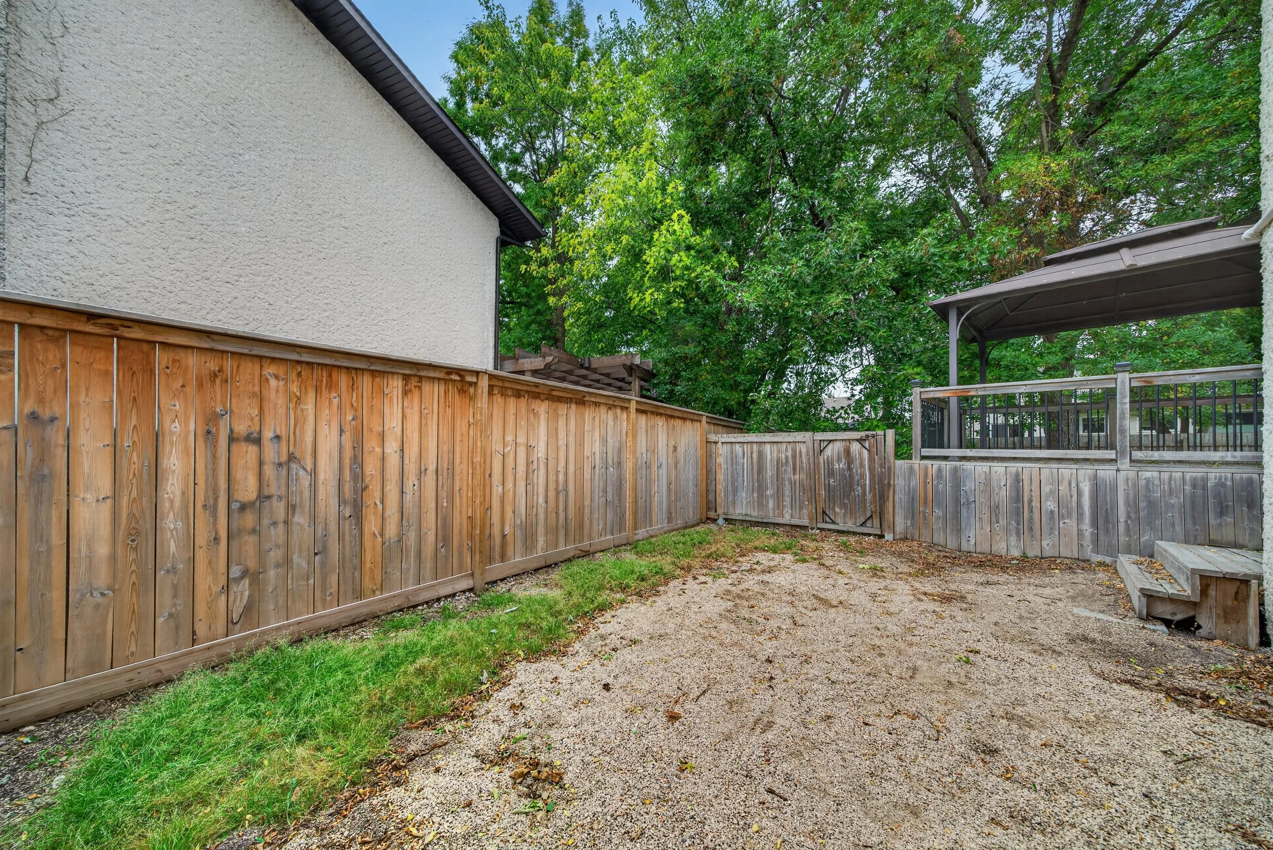 10 Edgemont Drive (13).jpg