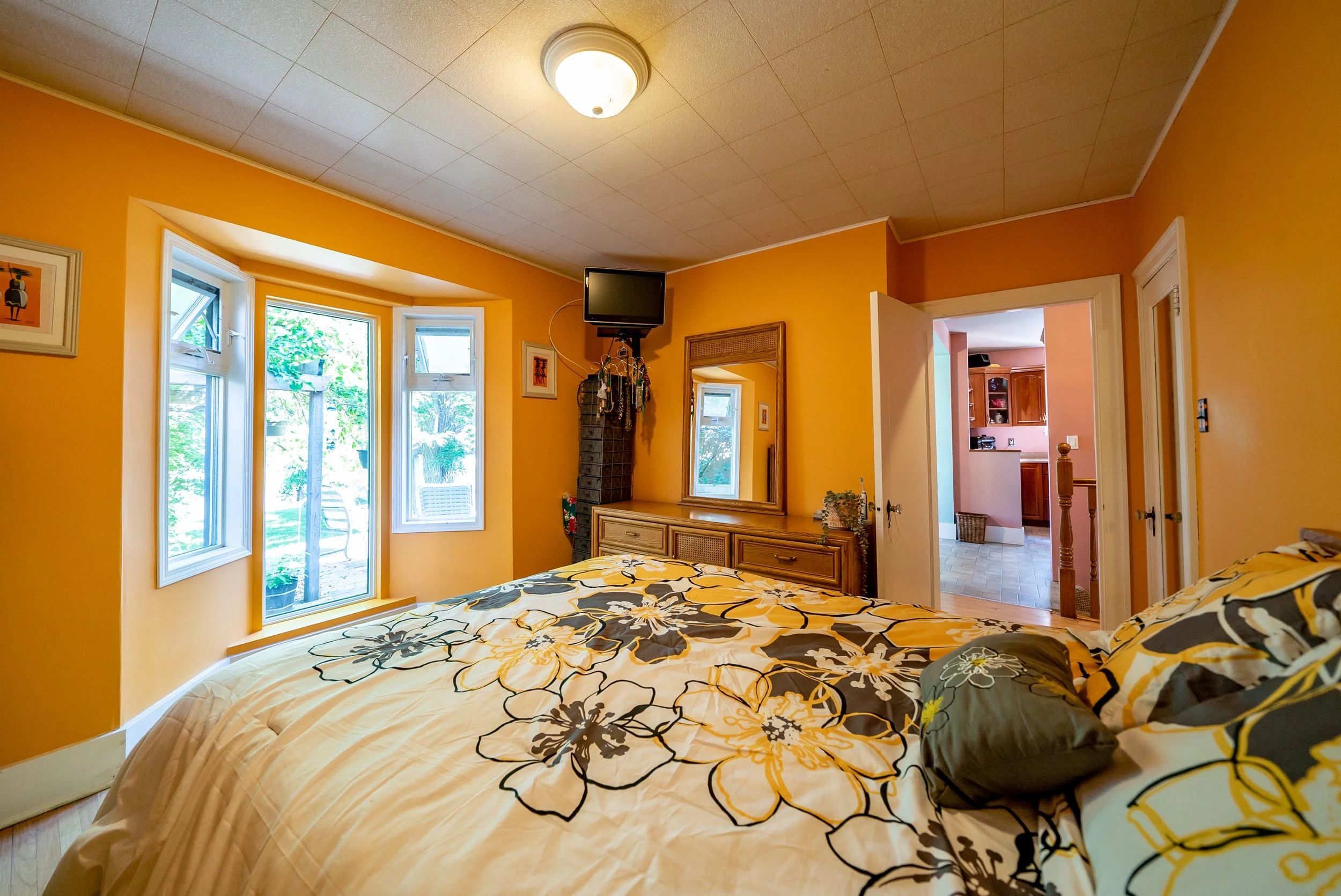 47 Kingston Row — Amber van den Broek Winnipeg Realtor