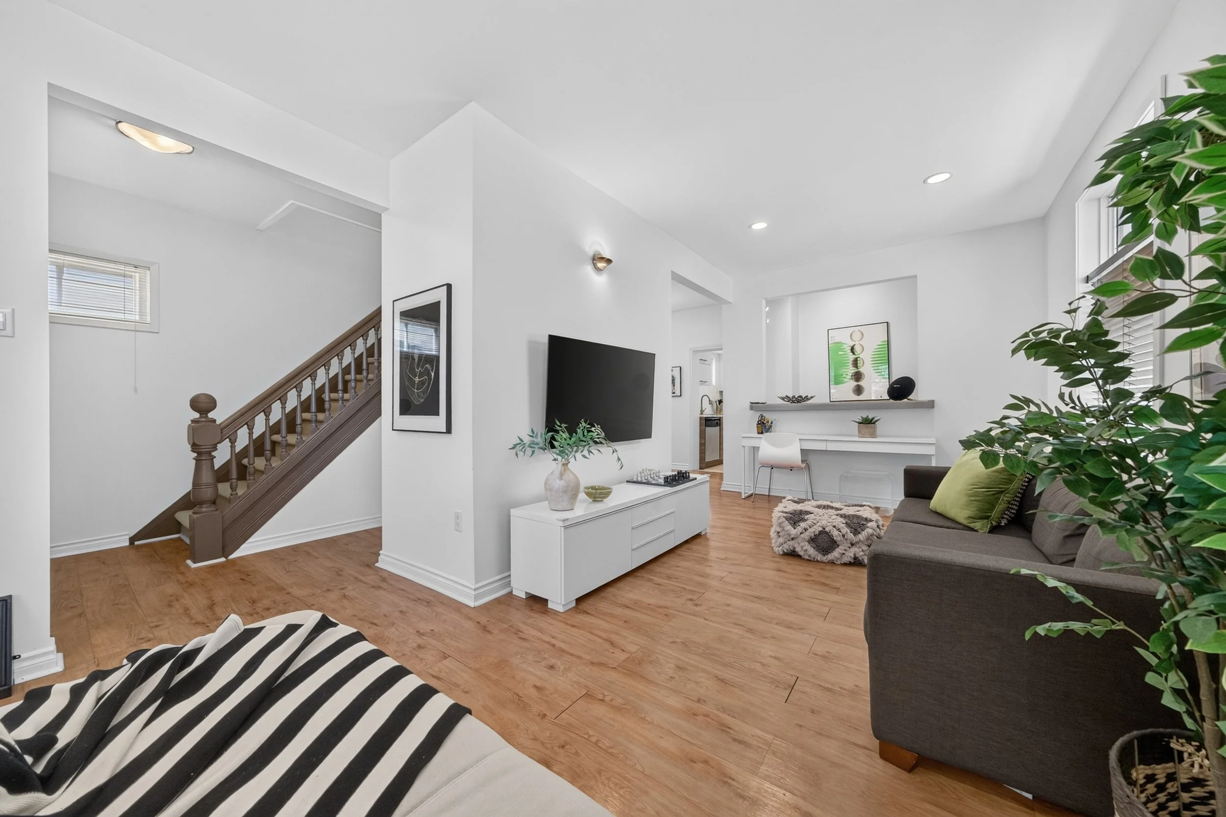 648 Mulvey - Living Room E.jpg