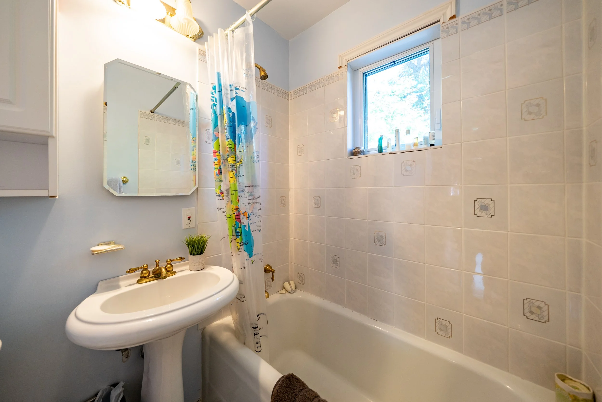 47 Kingston Row — Amber van den Broek Winnipeg Realtor