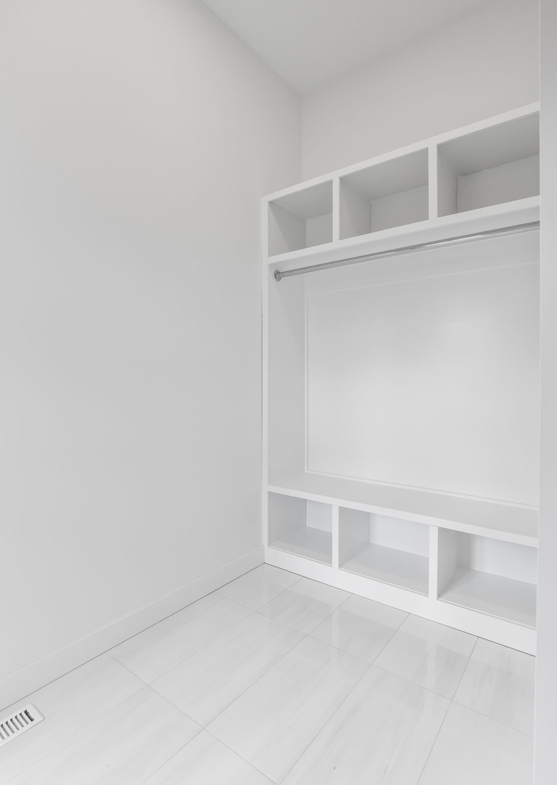 24-web-or-mls-189 Centennial-31.jpg