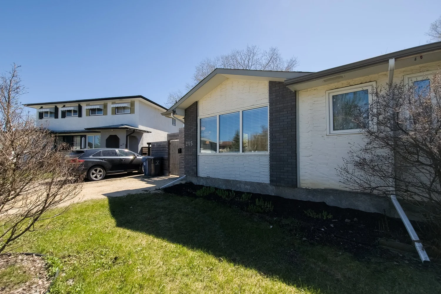 215 Bluewater Crescent — Amber van den Broek Winnipeg Realtor