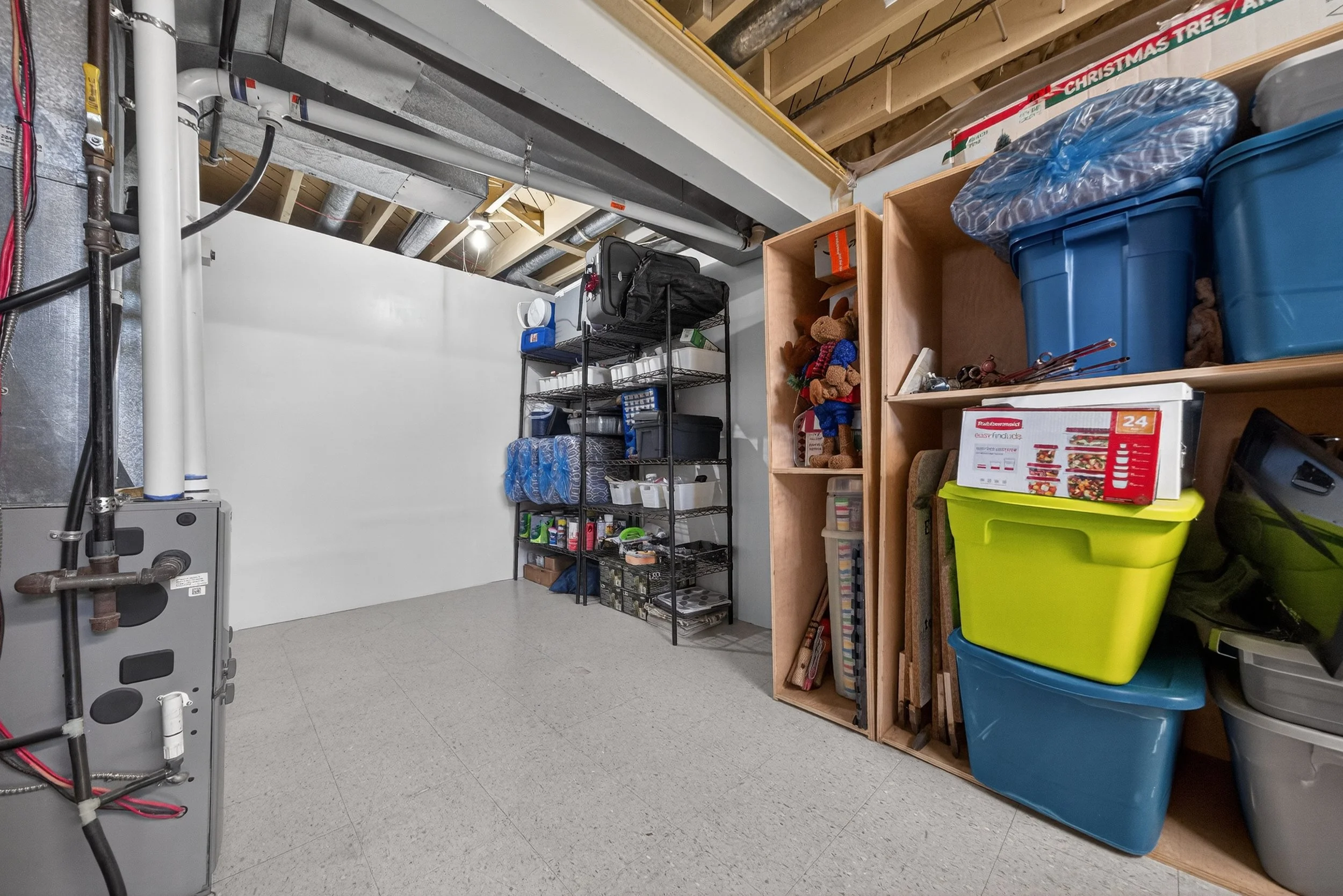 348 Olive St (22).jpg