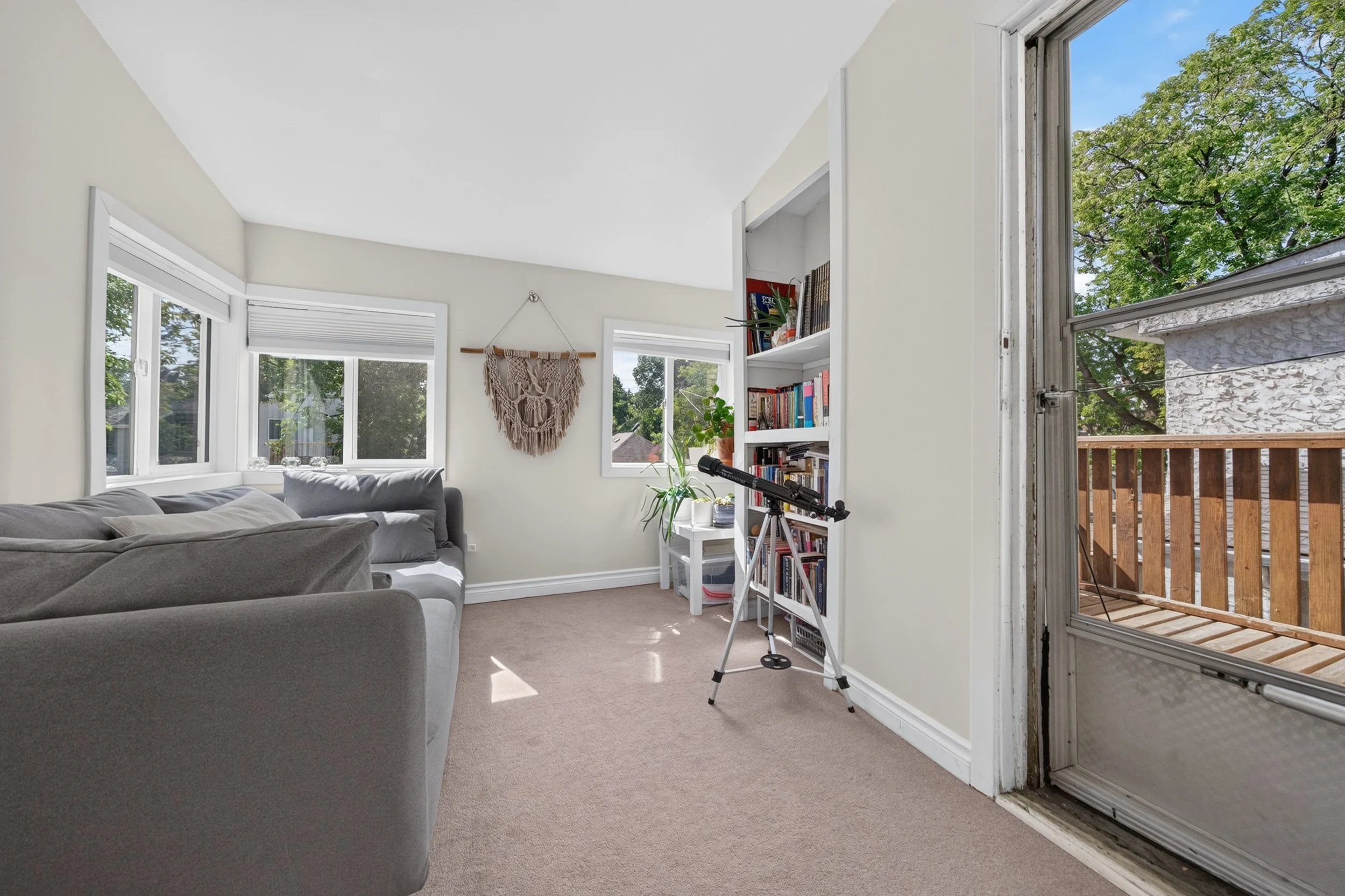 648 Mulvey - Family Room B.jpg