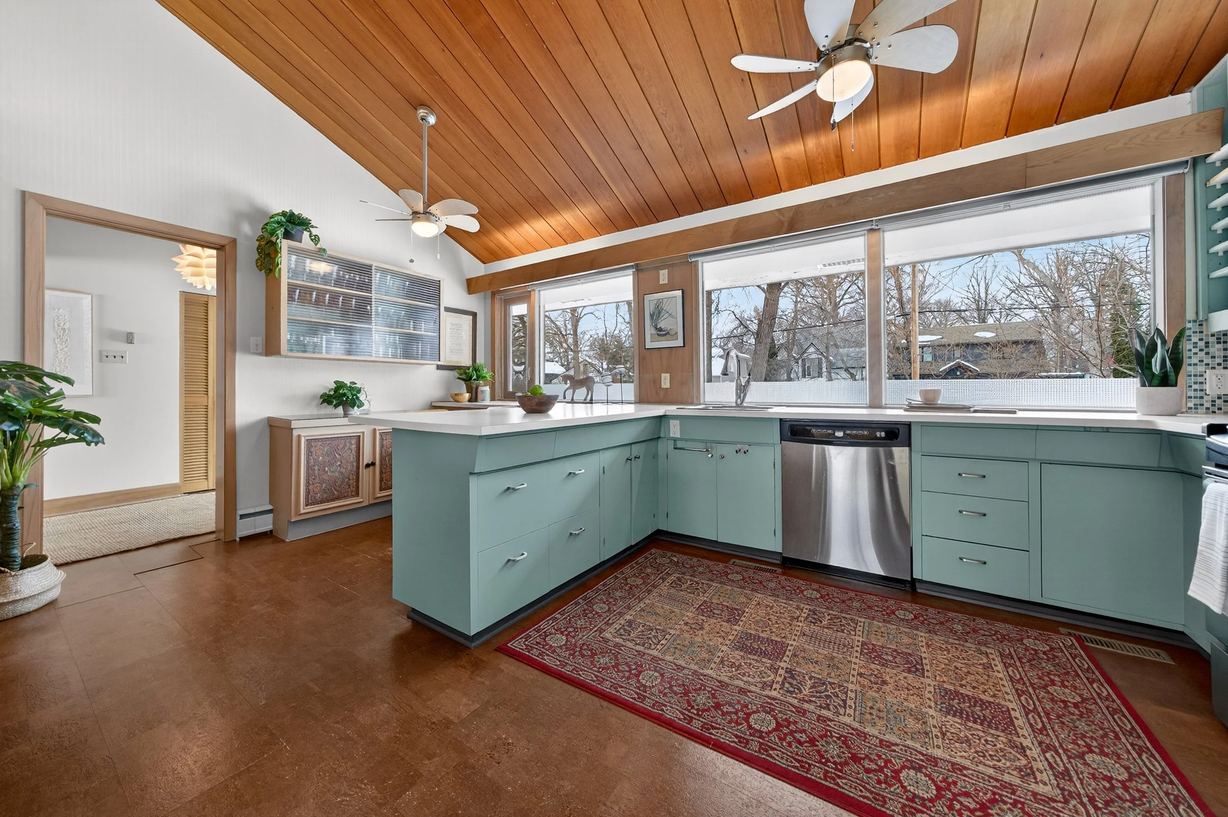 415 Kingston Rd (55).jpg