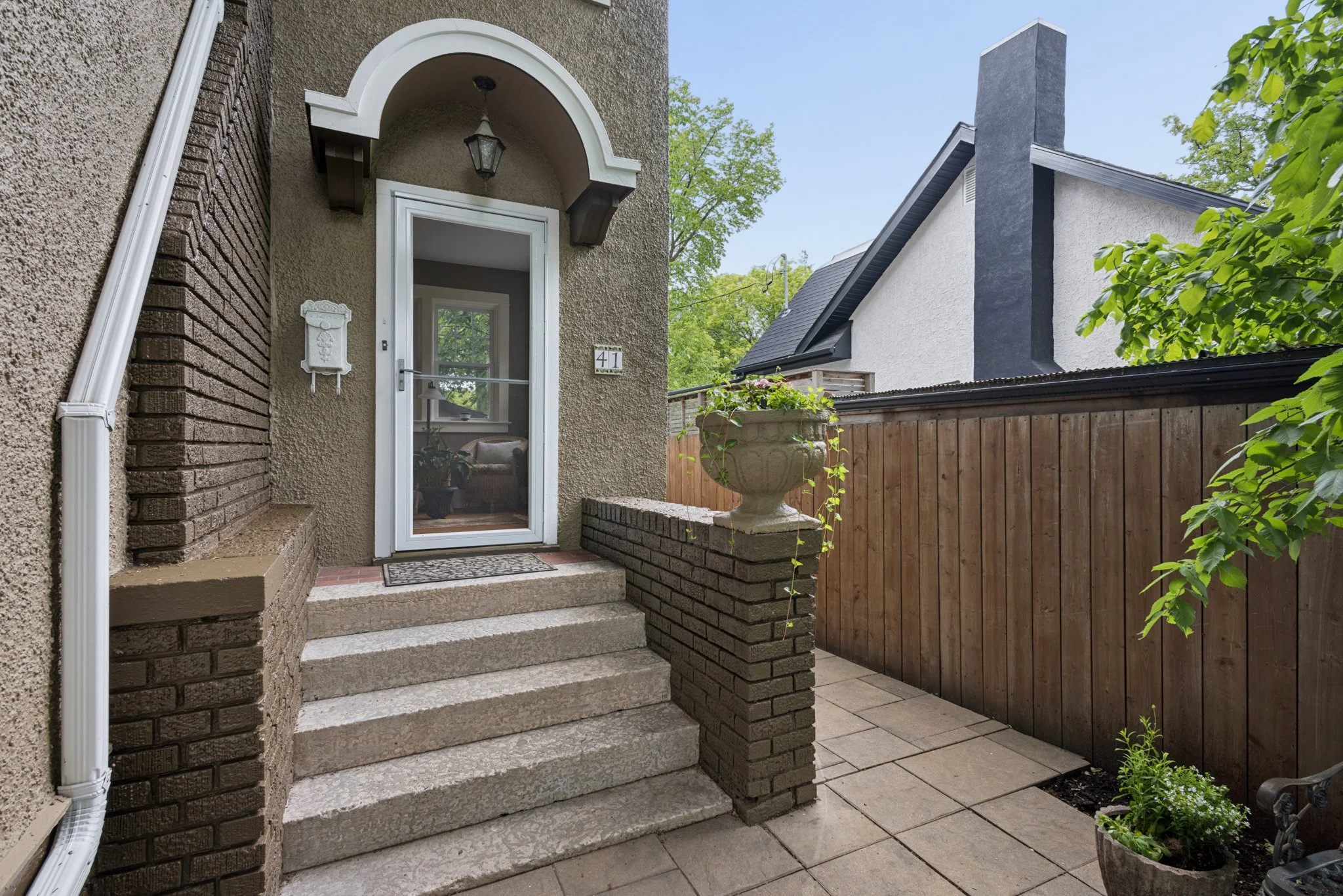 41 Queenston St-25.jpg