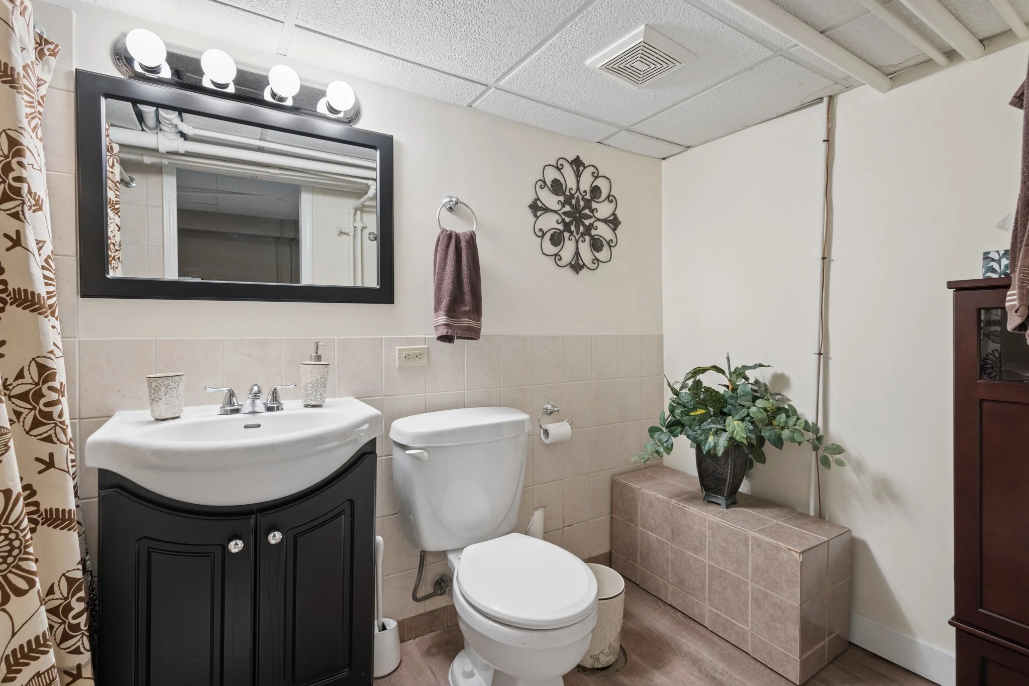 41 Queenston St-2.jpg