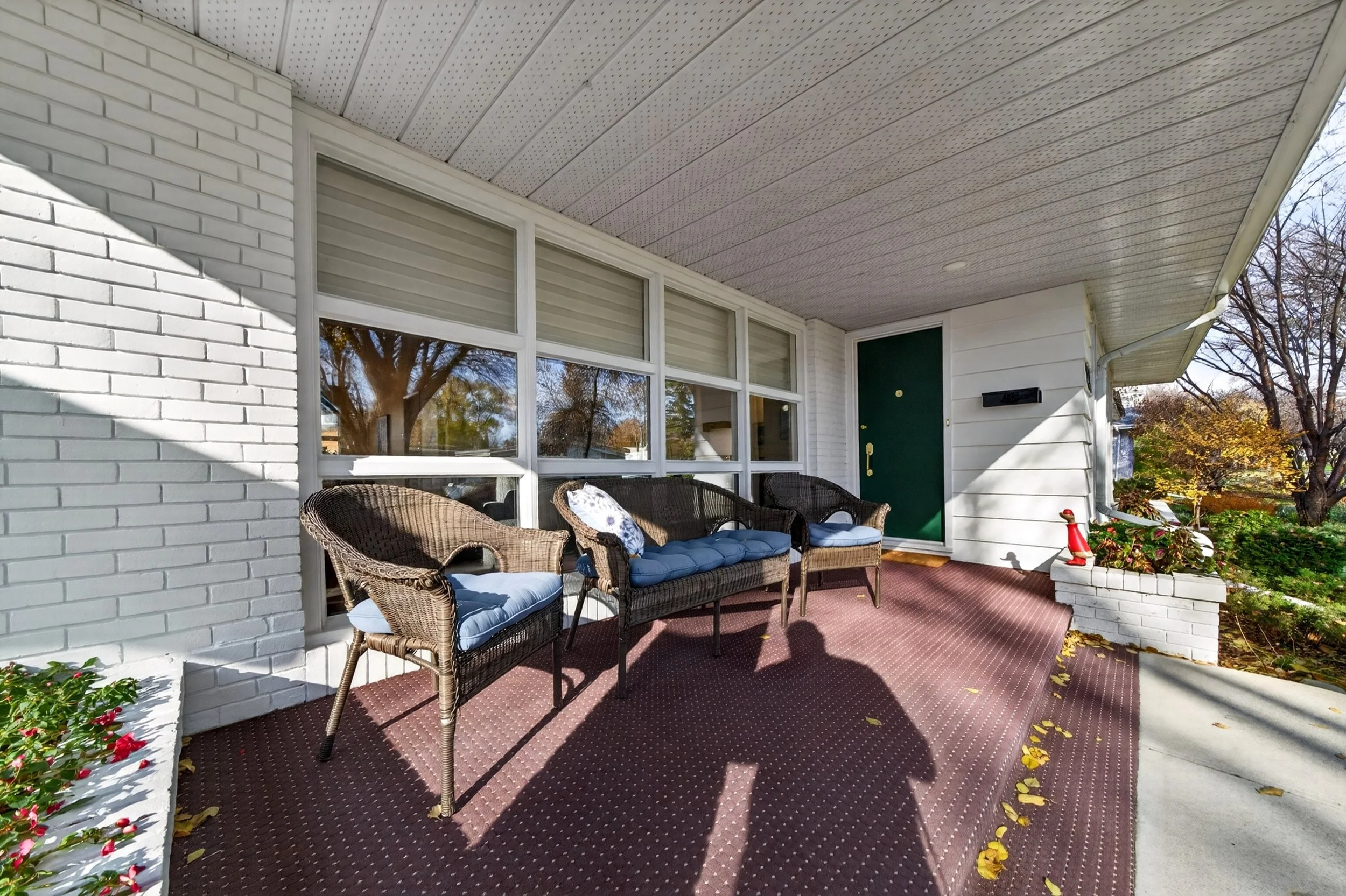 833 Brock Exterior (17).jpg