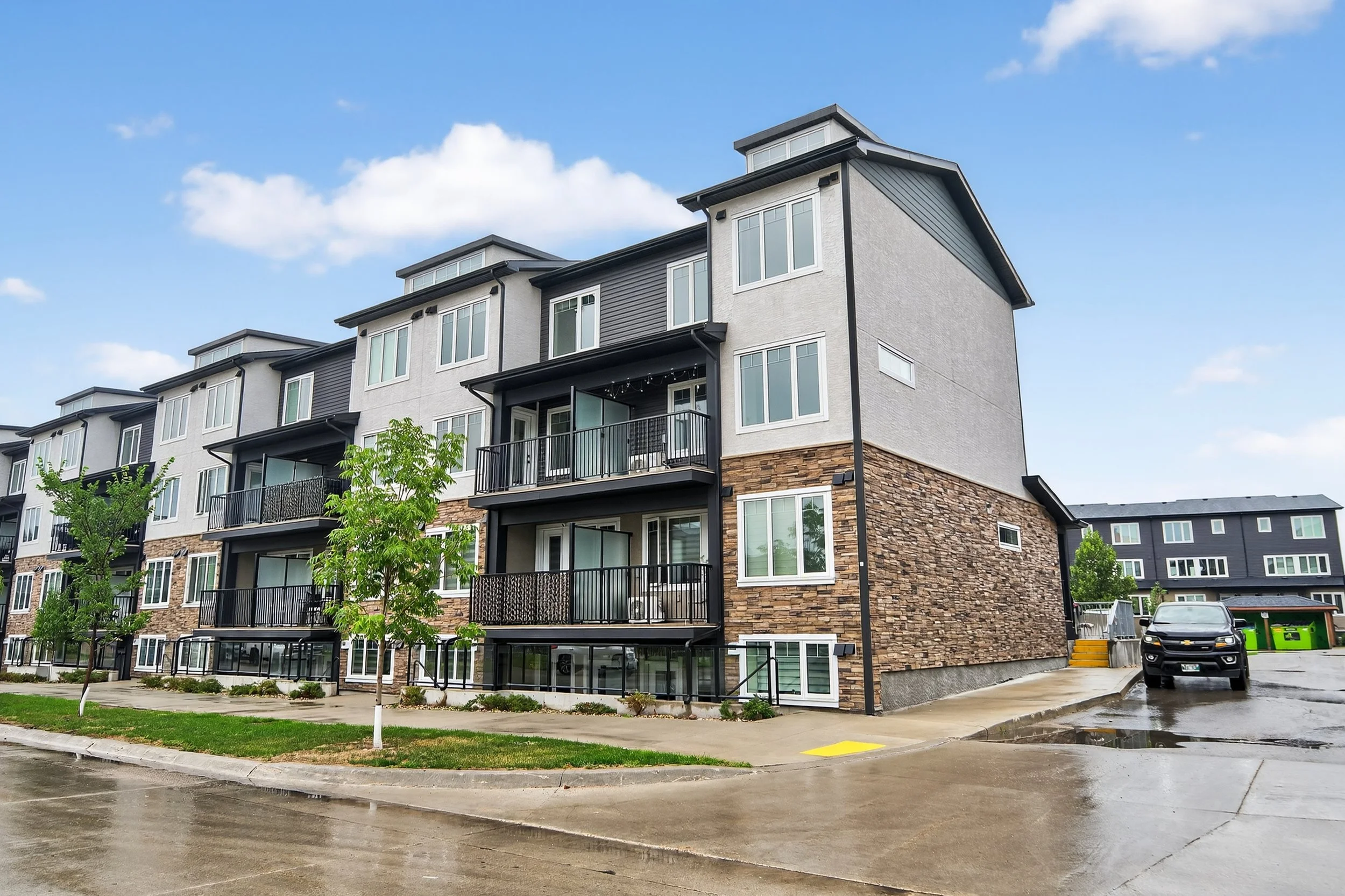 424-325 Park East Drive (43) - Copy.jpg