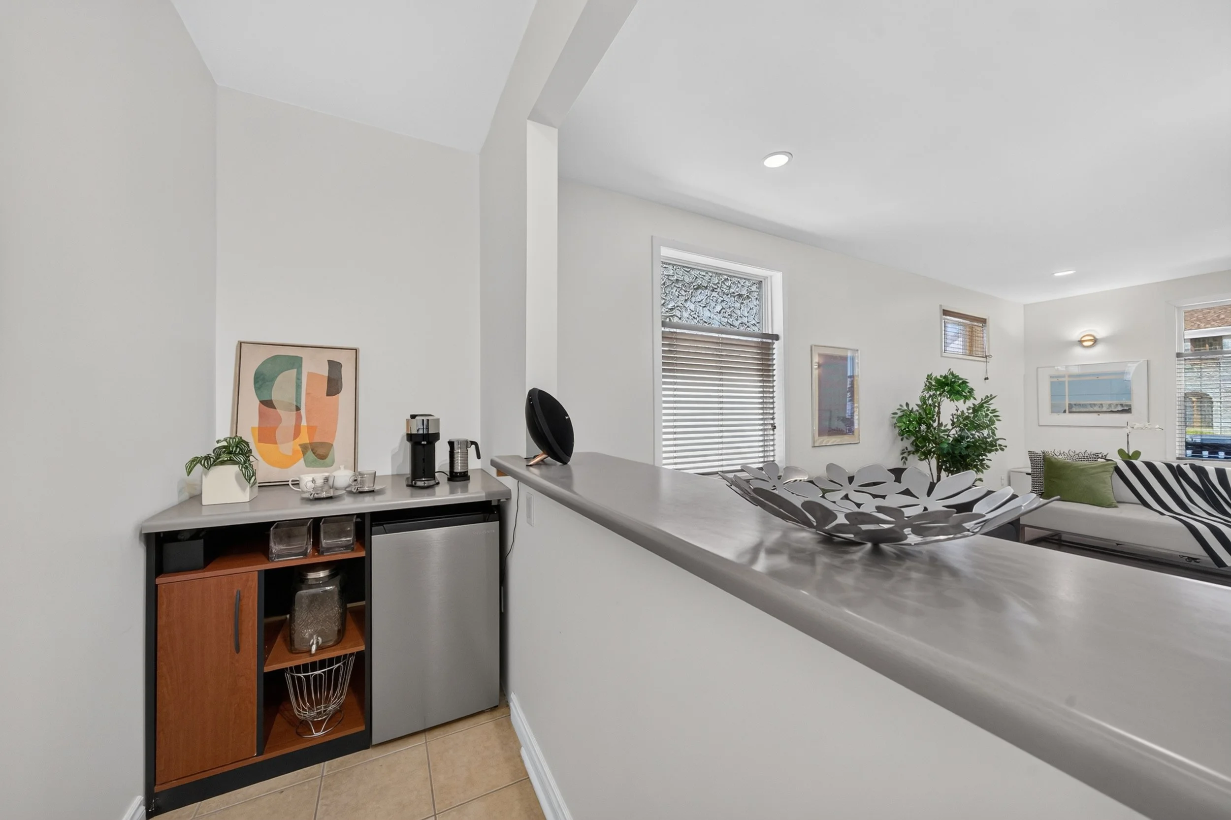 648 Mulvey - Kitchenette B.jpg