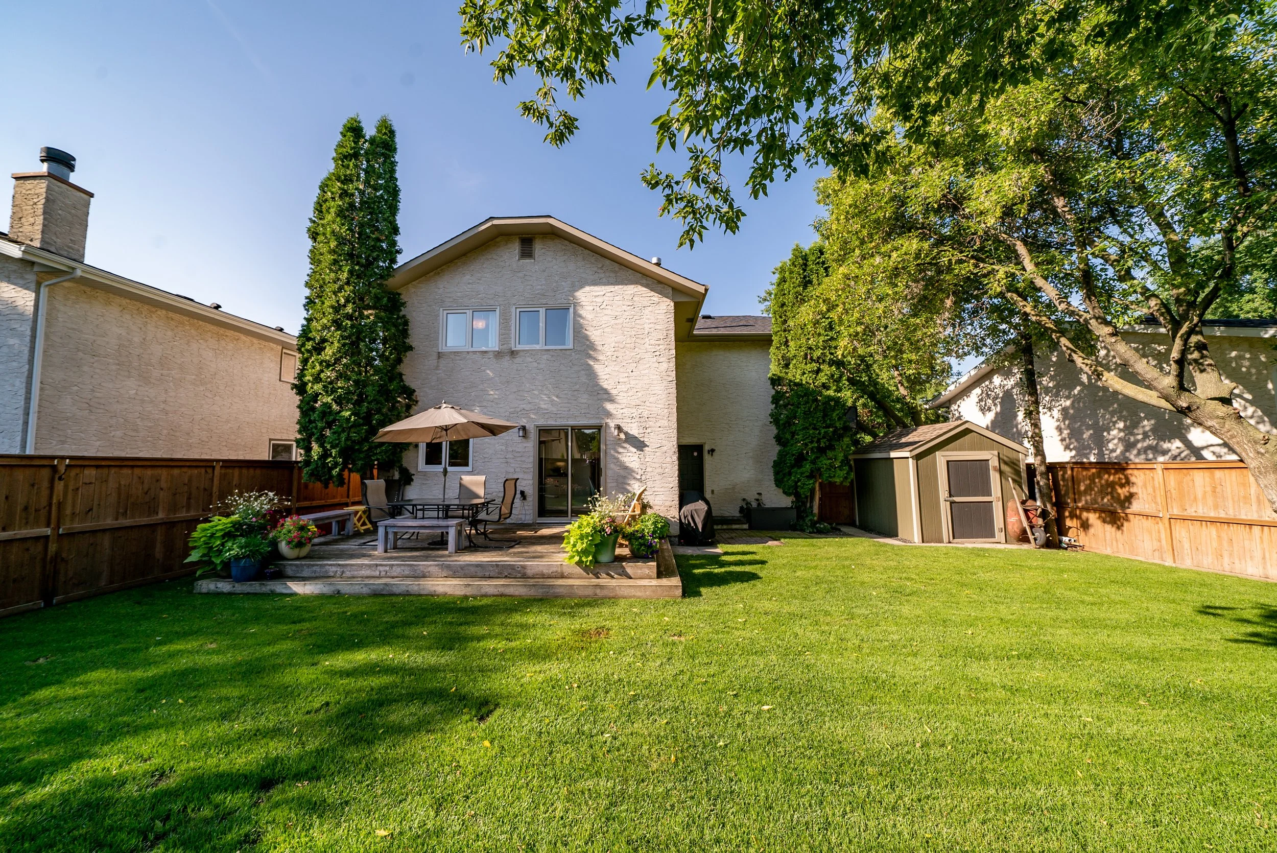 399 Headmaster Row — Amber van den Broek Winnipeg Realtor