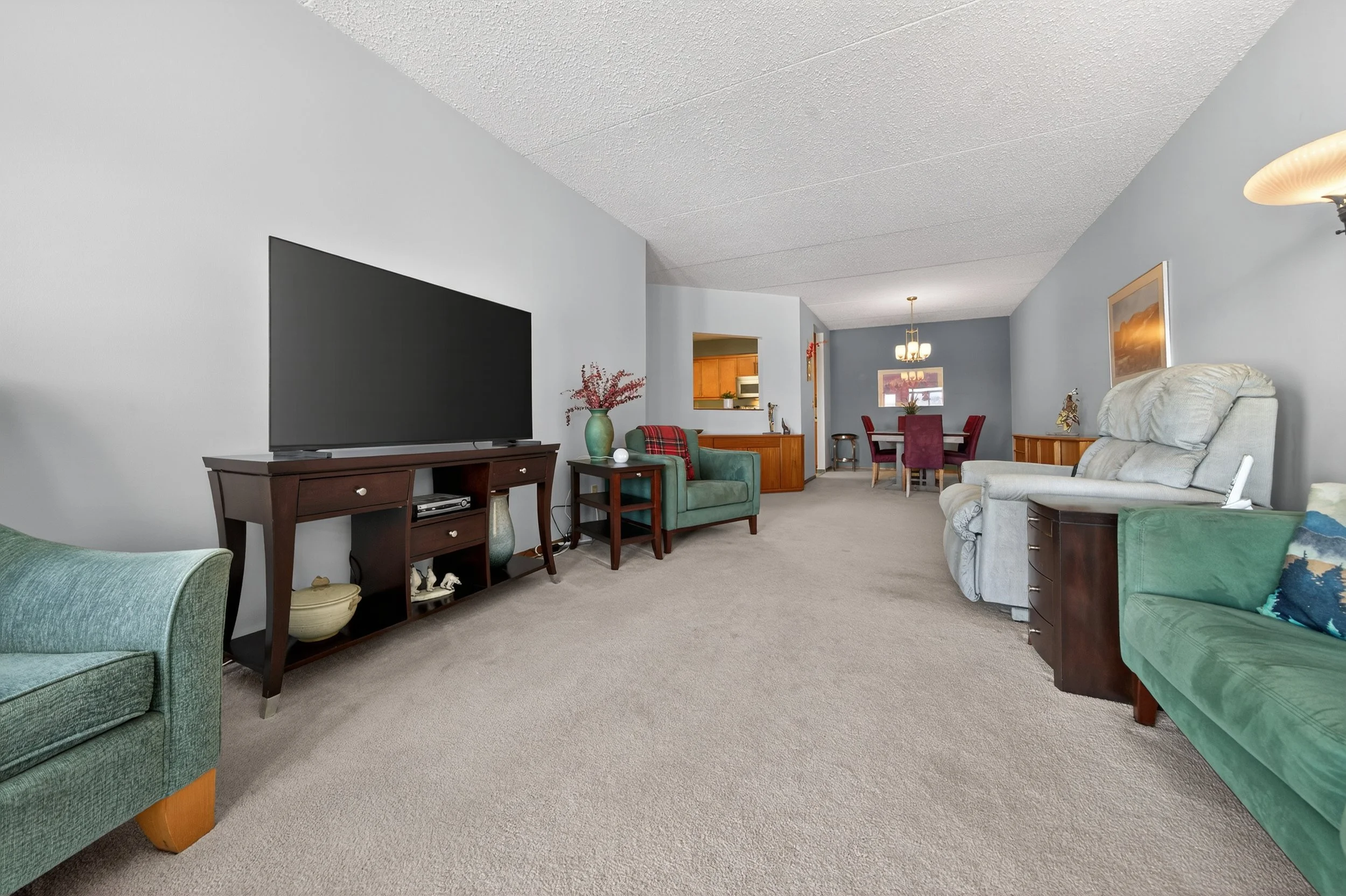 1660 Pembina Hwy Condo for sale - team avdb -  Amber vasn den Broek Winnipeg Realtor real estate - livingroom