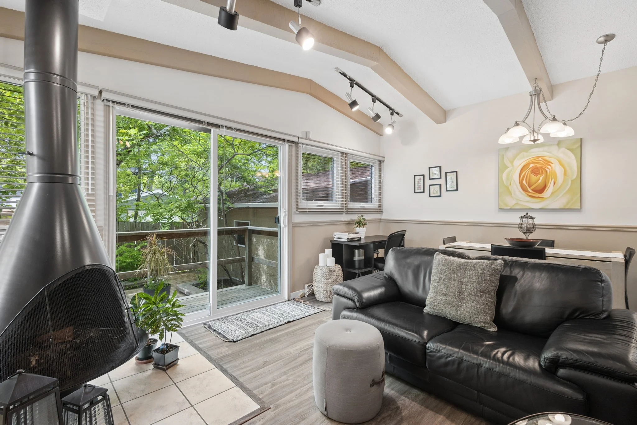 41 Queenston St-8.jpg