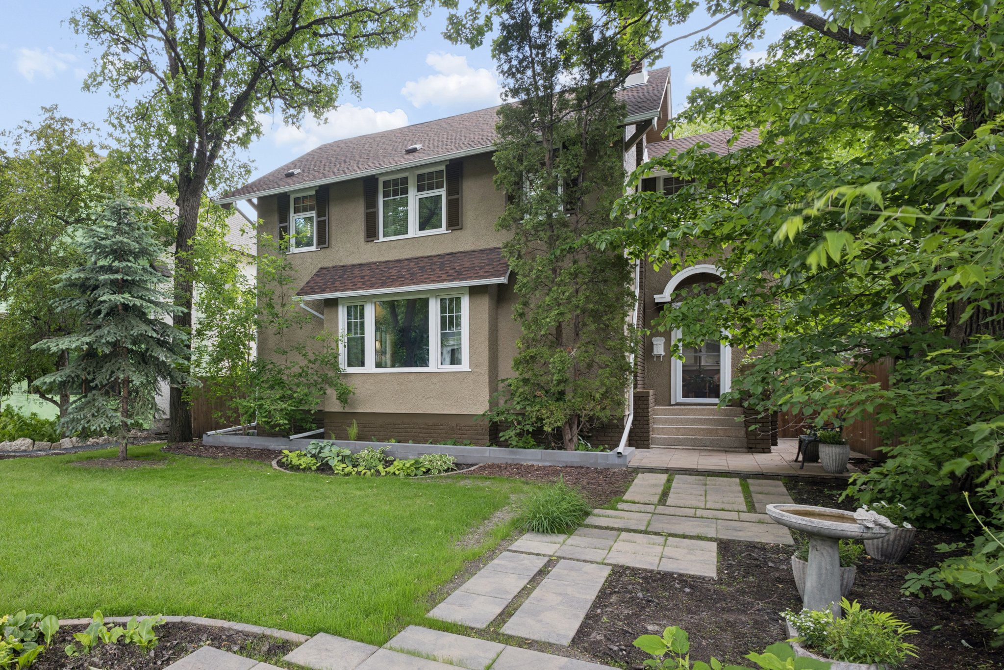 41 Queenston St-24.jpg