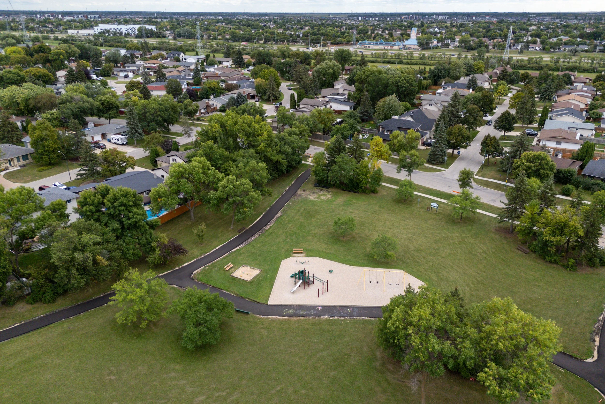 10 Edgemont Drive (6).jpg
