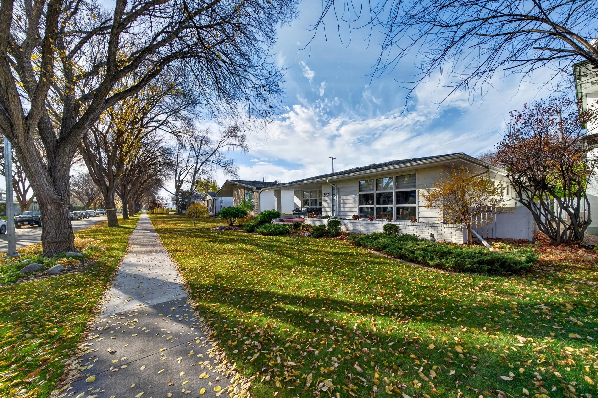 833 Brock Exterior (12).jpg
