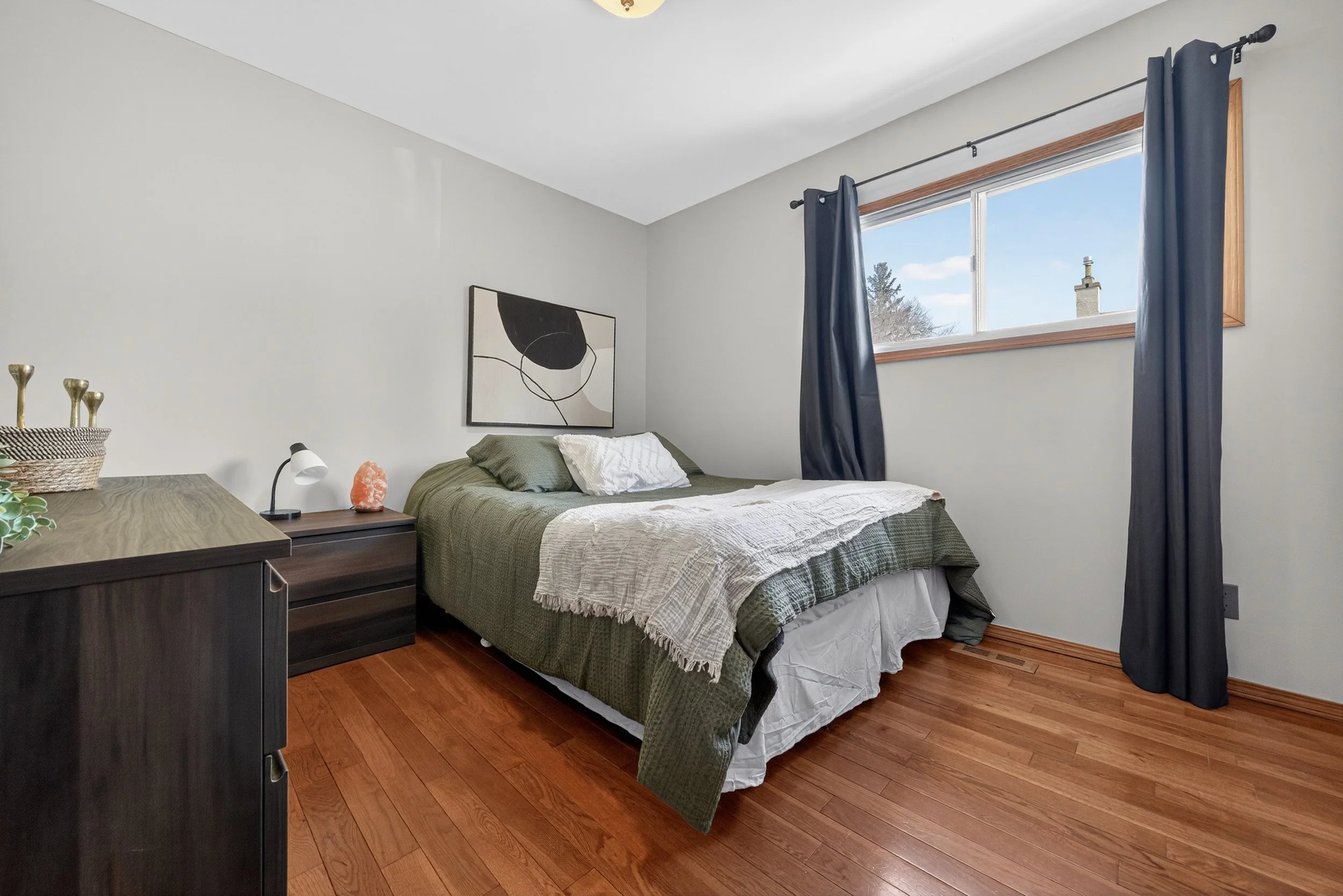 348 Olive St (13).jpg