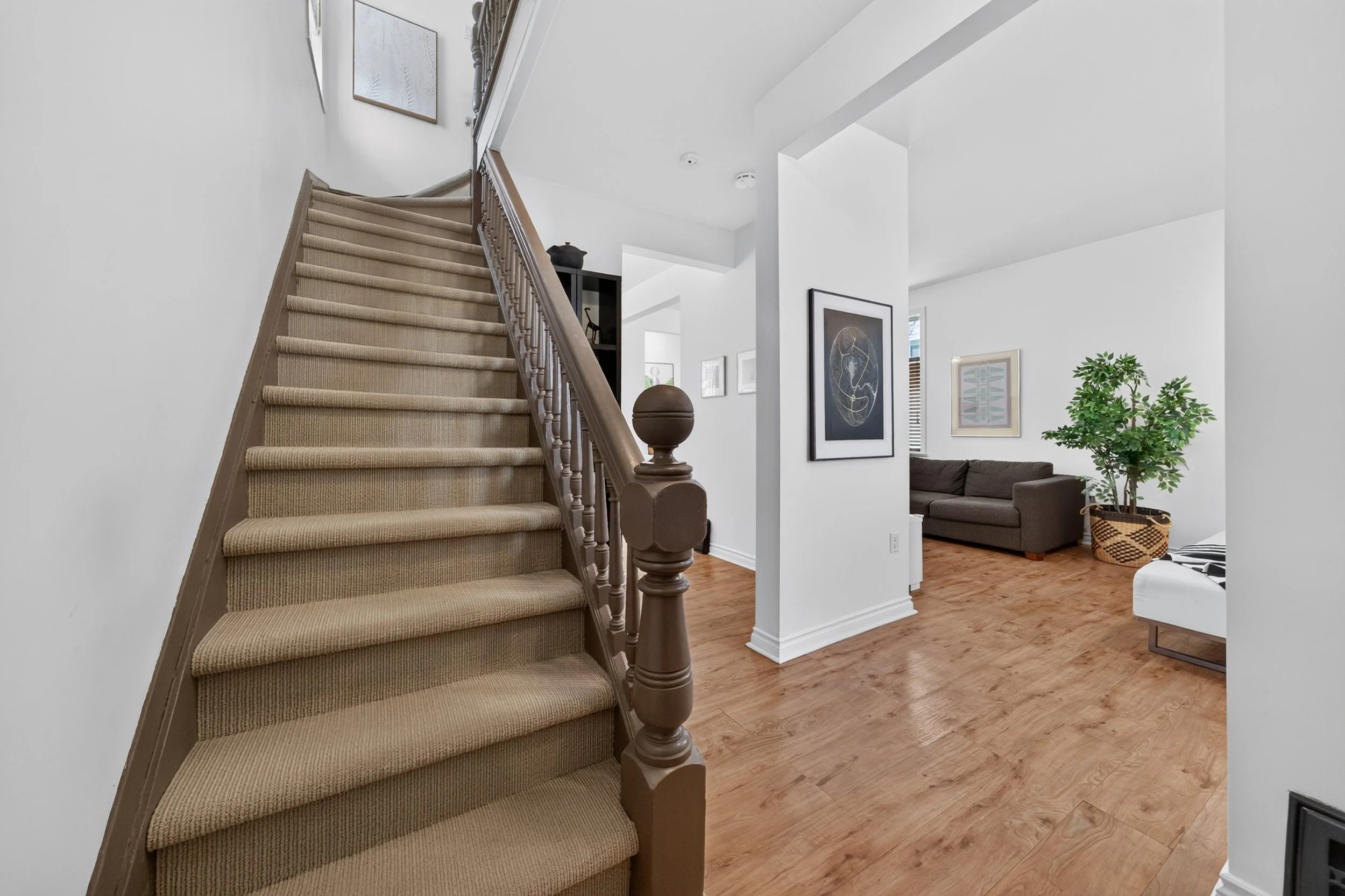 648 Mulvey - Stairs A.jpg