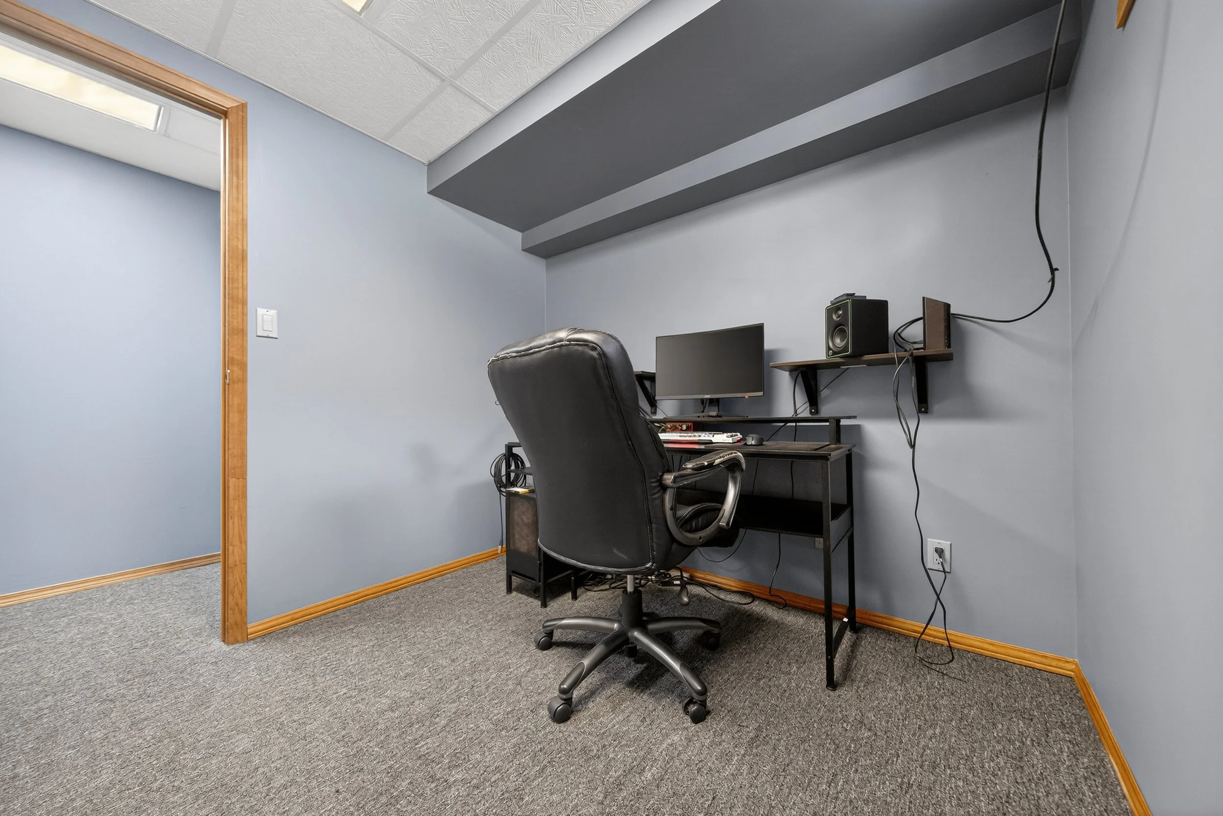 348 Olive St (30).jpg