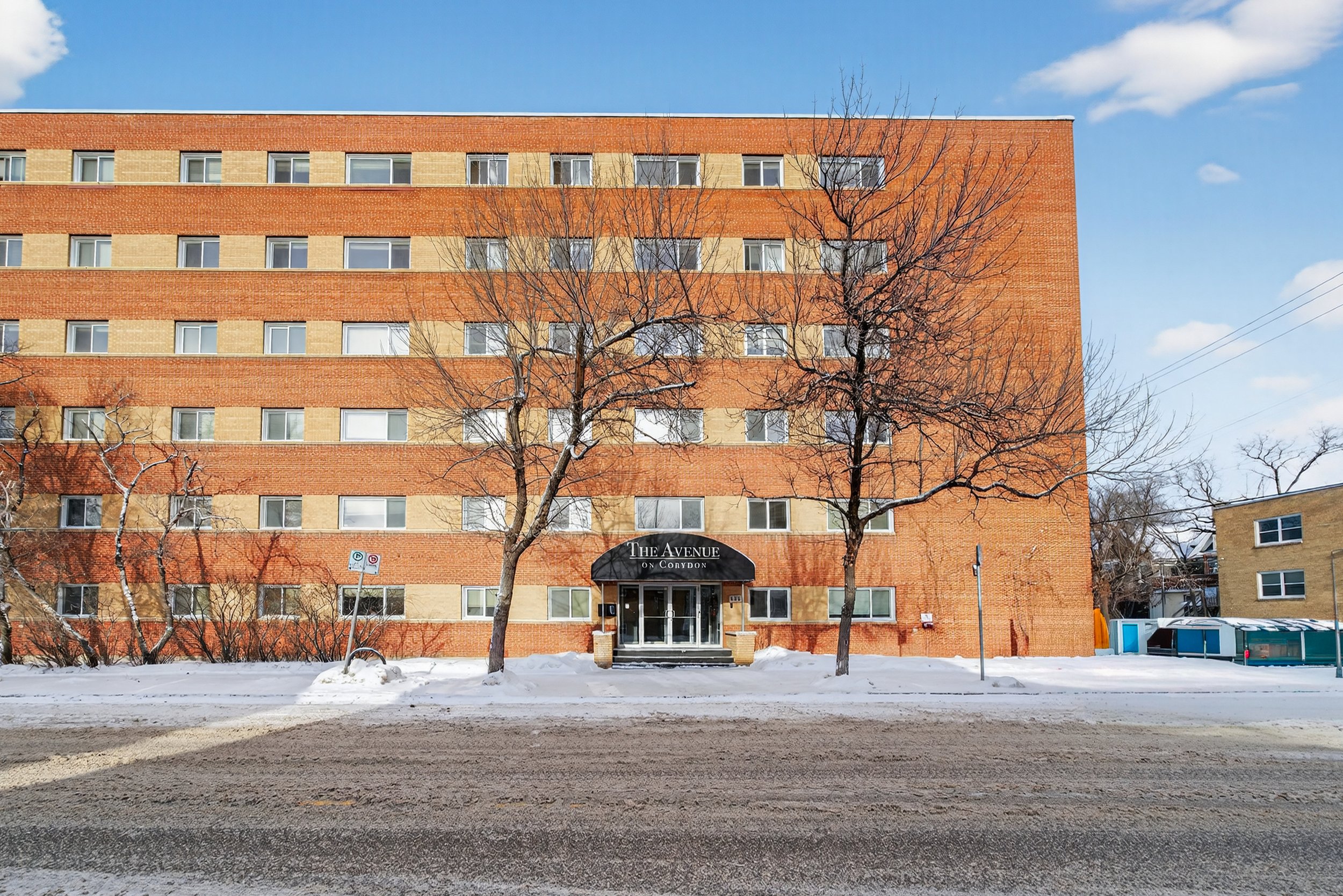 504 - 565 Corydon Avene (33).jpg